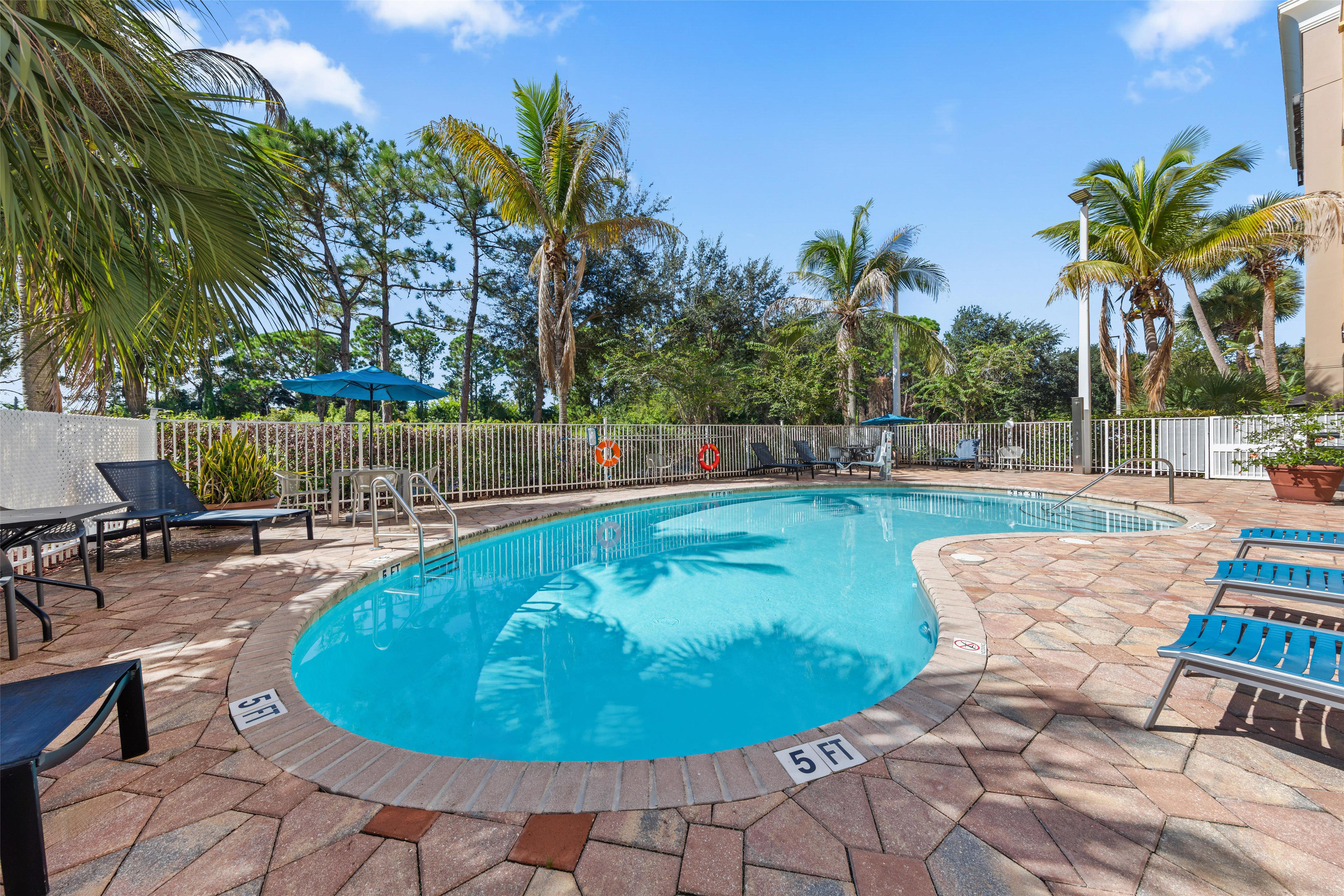 Pool | Hampton Inn & Suites Ft. Pierce