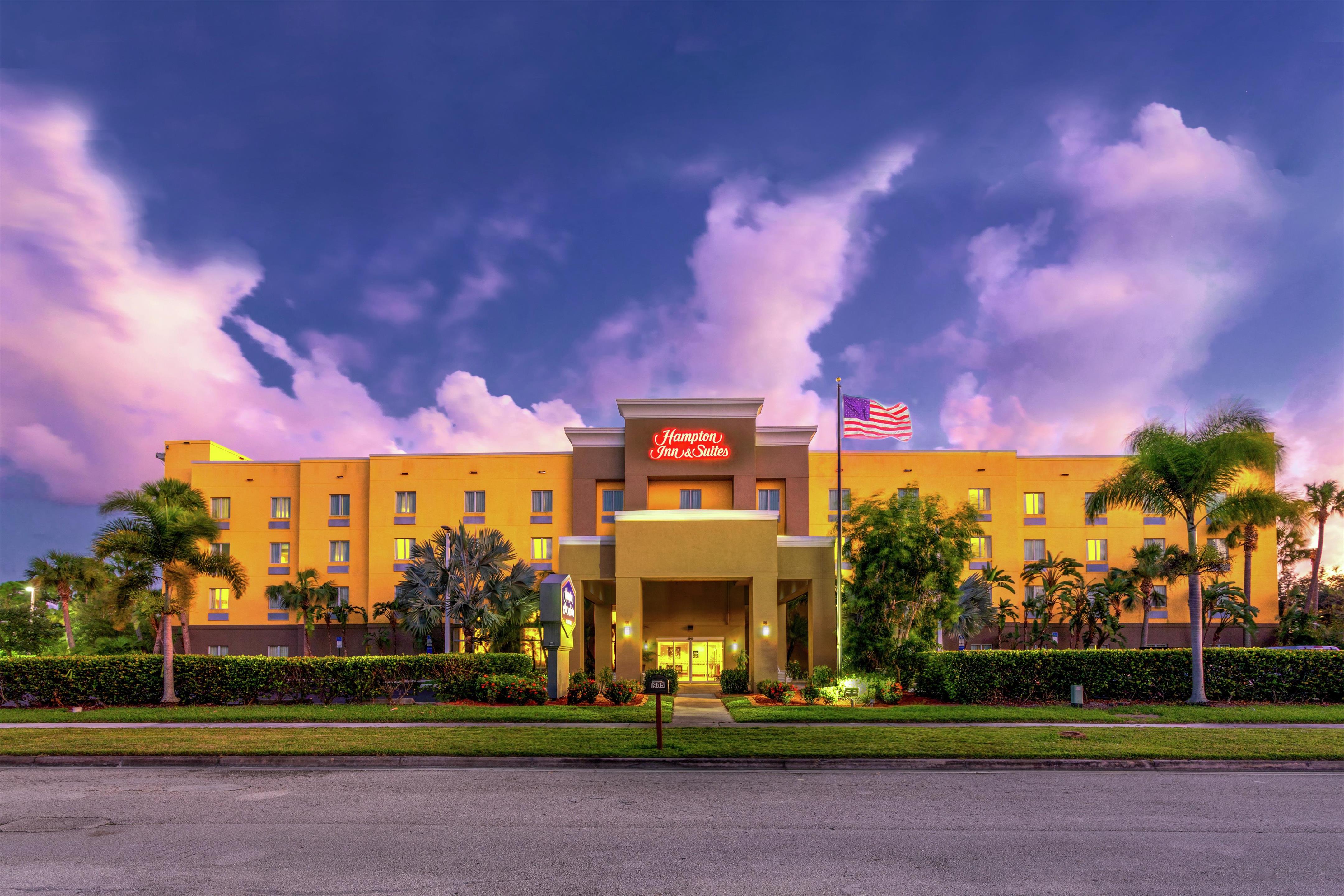 Exterior | Hampton Inn & Suites Ft. Pierce