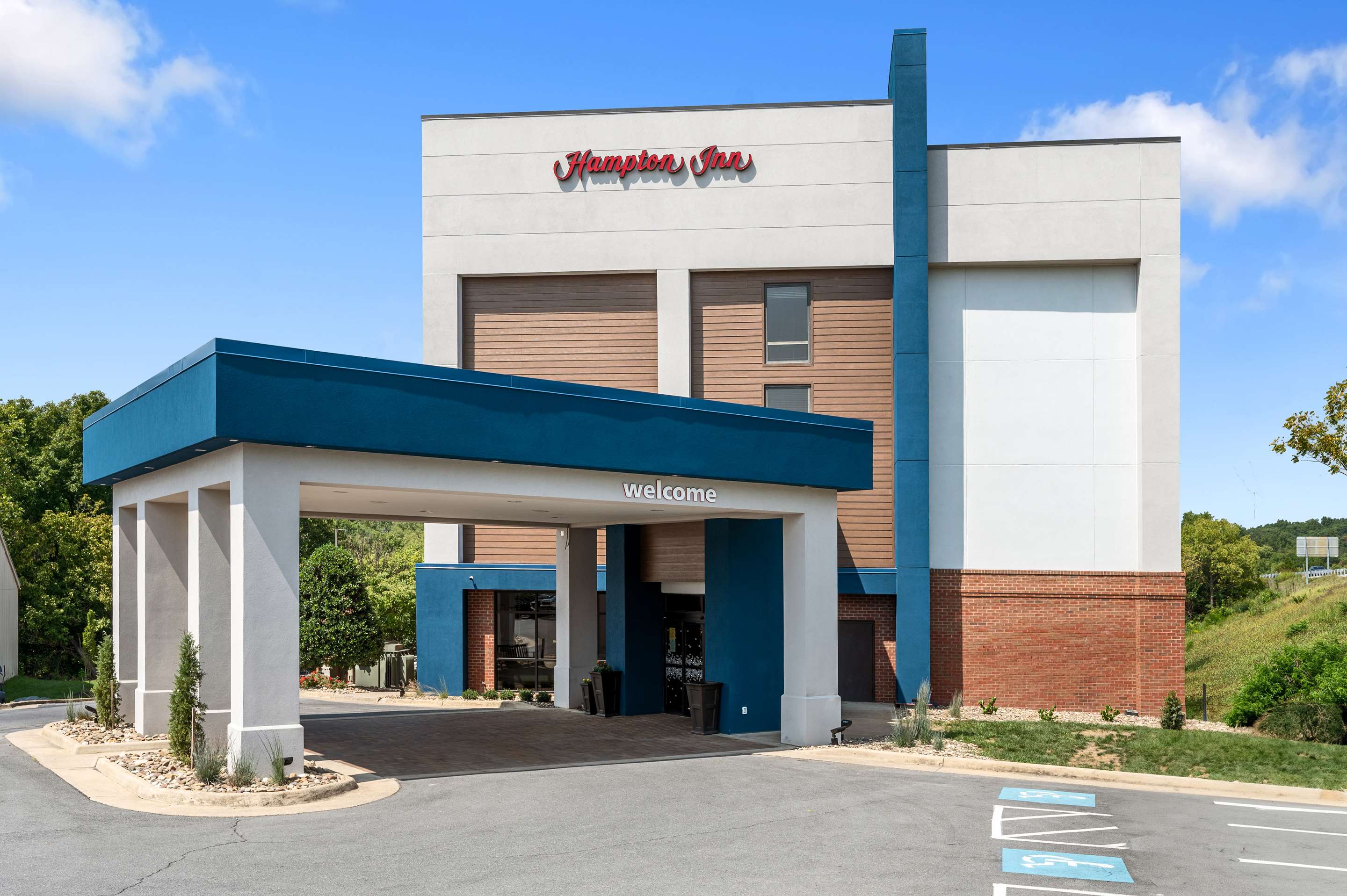 Exterior | Hampton Inn Front Royal