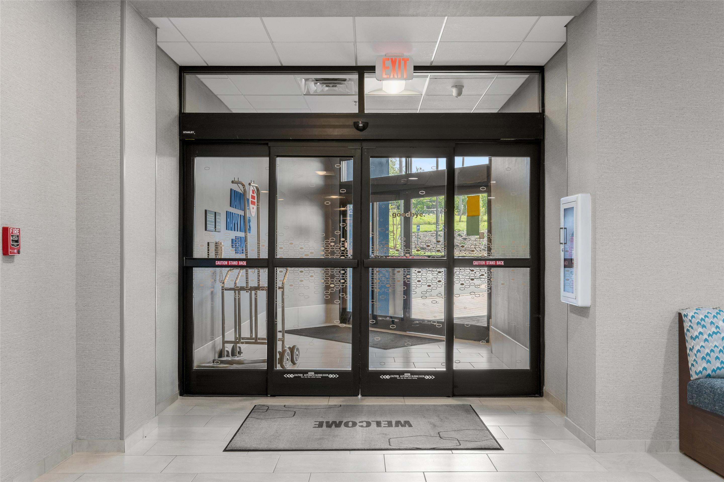 Lobby | Hampton Inn Front Royal