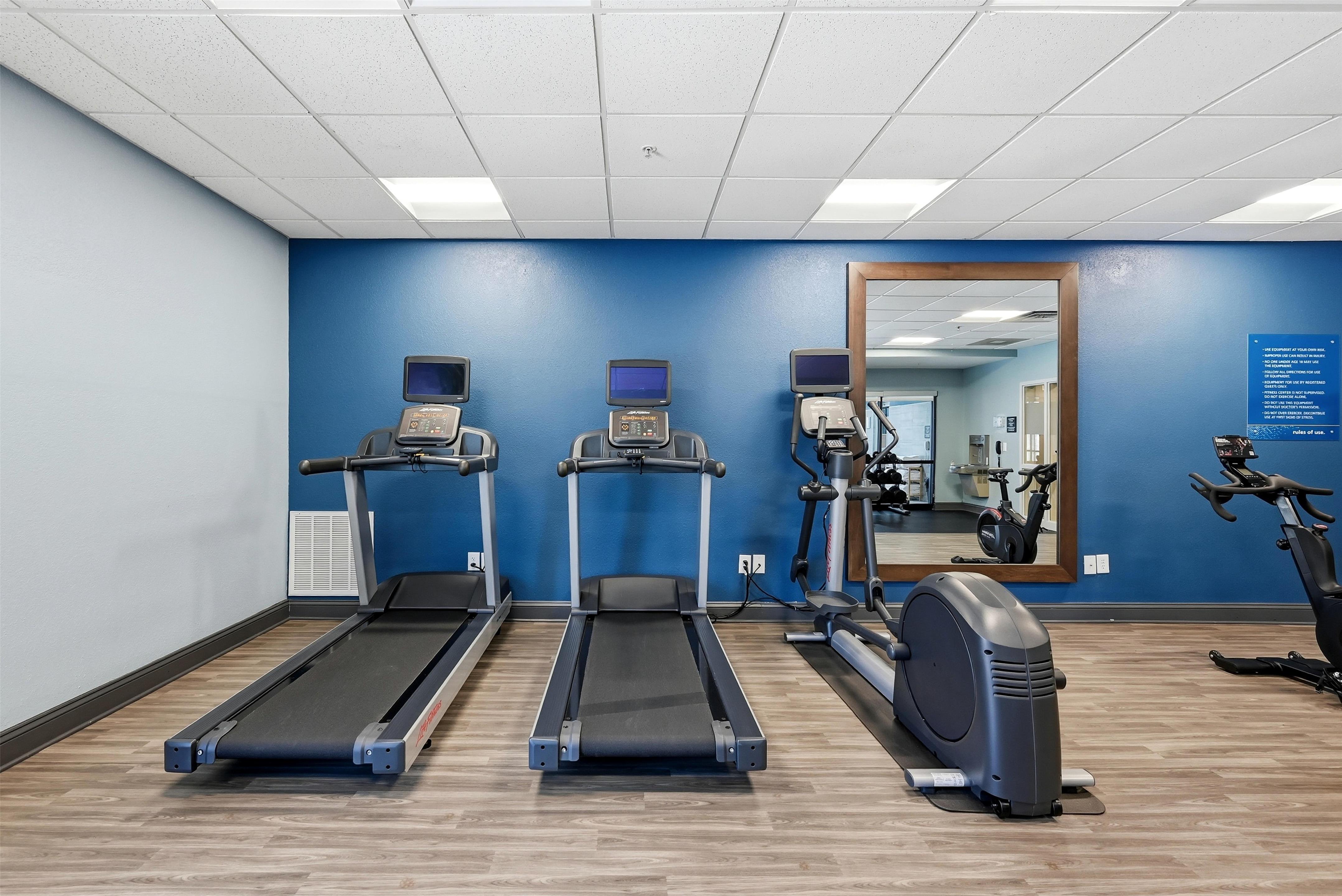 Health club fitness center gym | Hampton Inn Front Royal