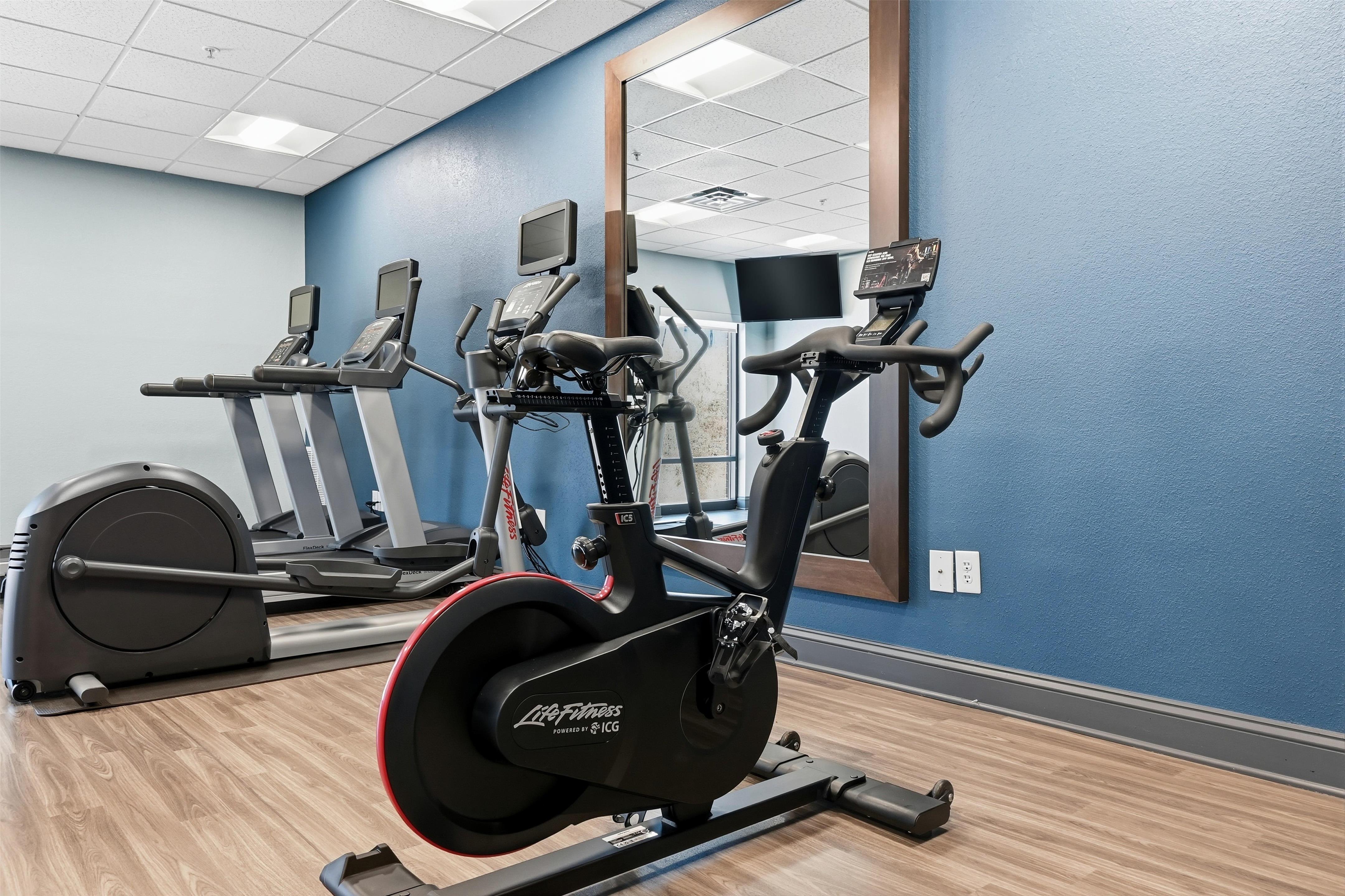 Health club fitness center gym | Hampton Inn Front Royal