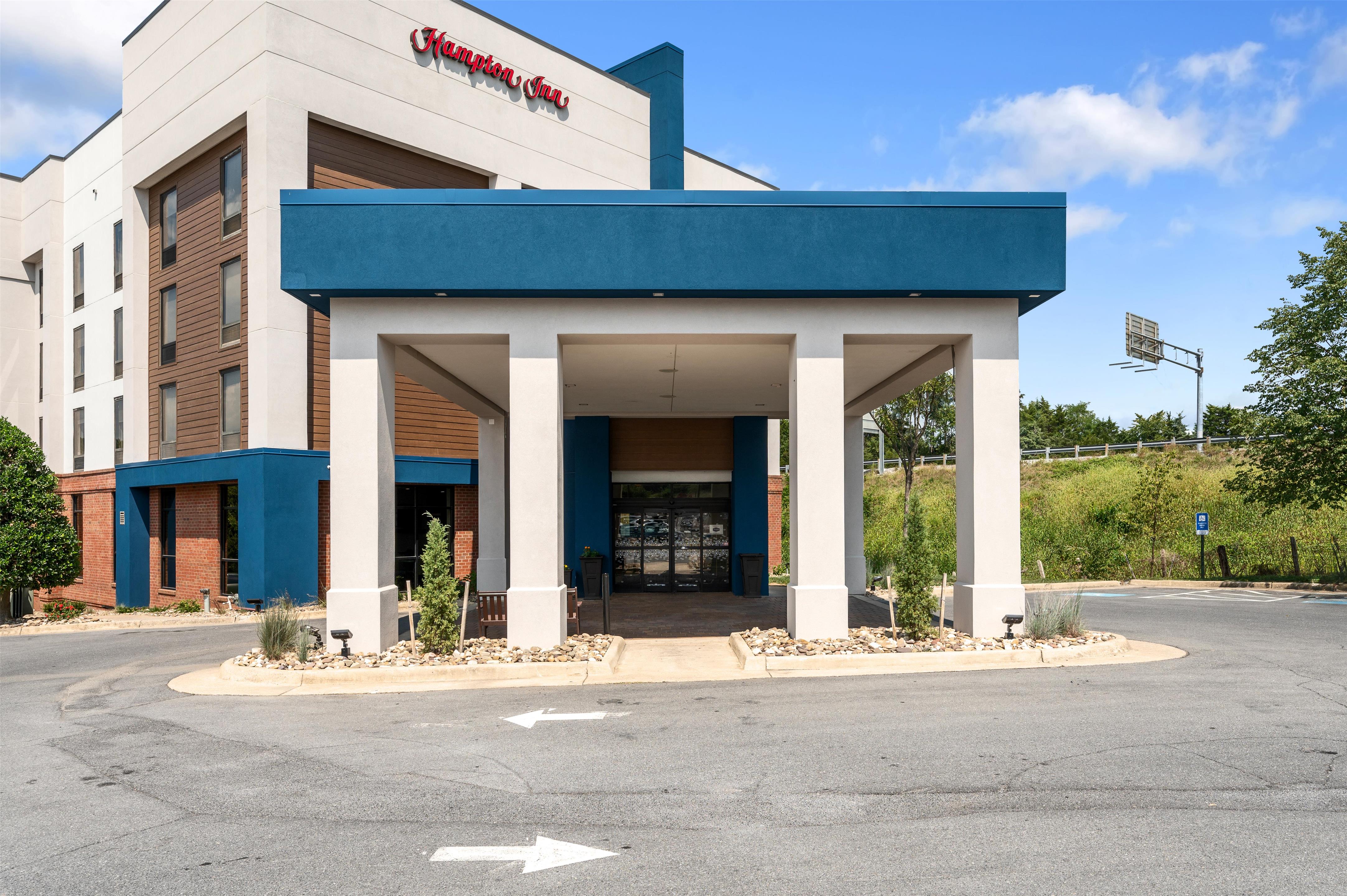 Exterior | Hampton Inn Front Royal