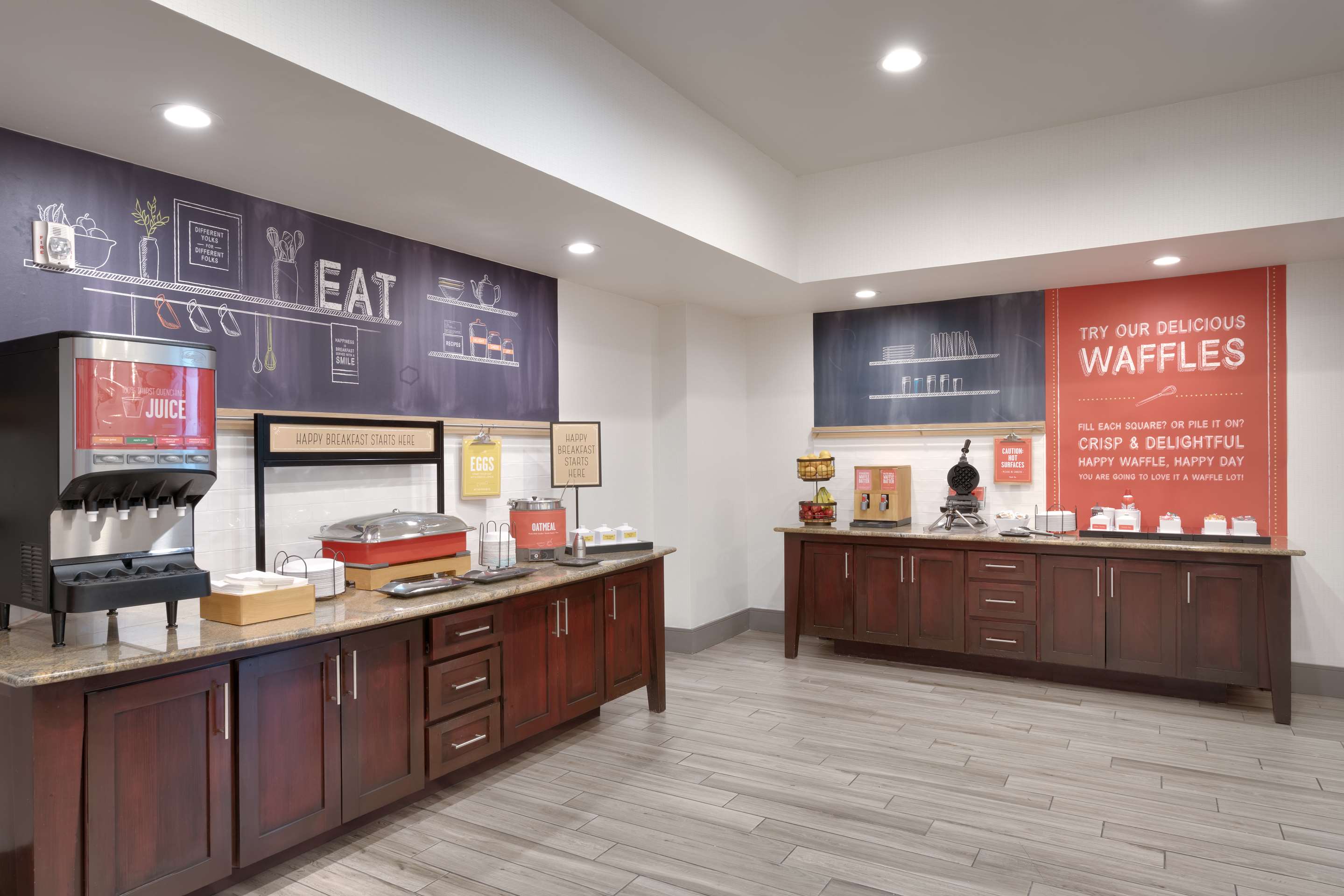 Breakfast Area | Hampton Inn & Suites Ft. Worth-Burleson