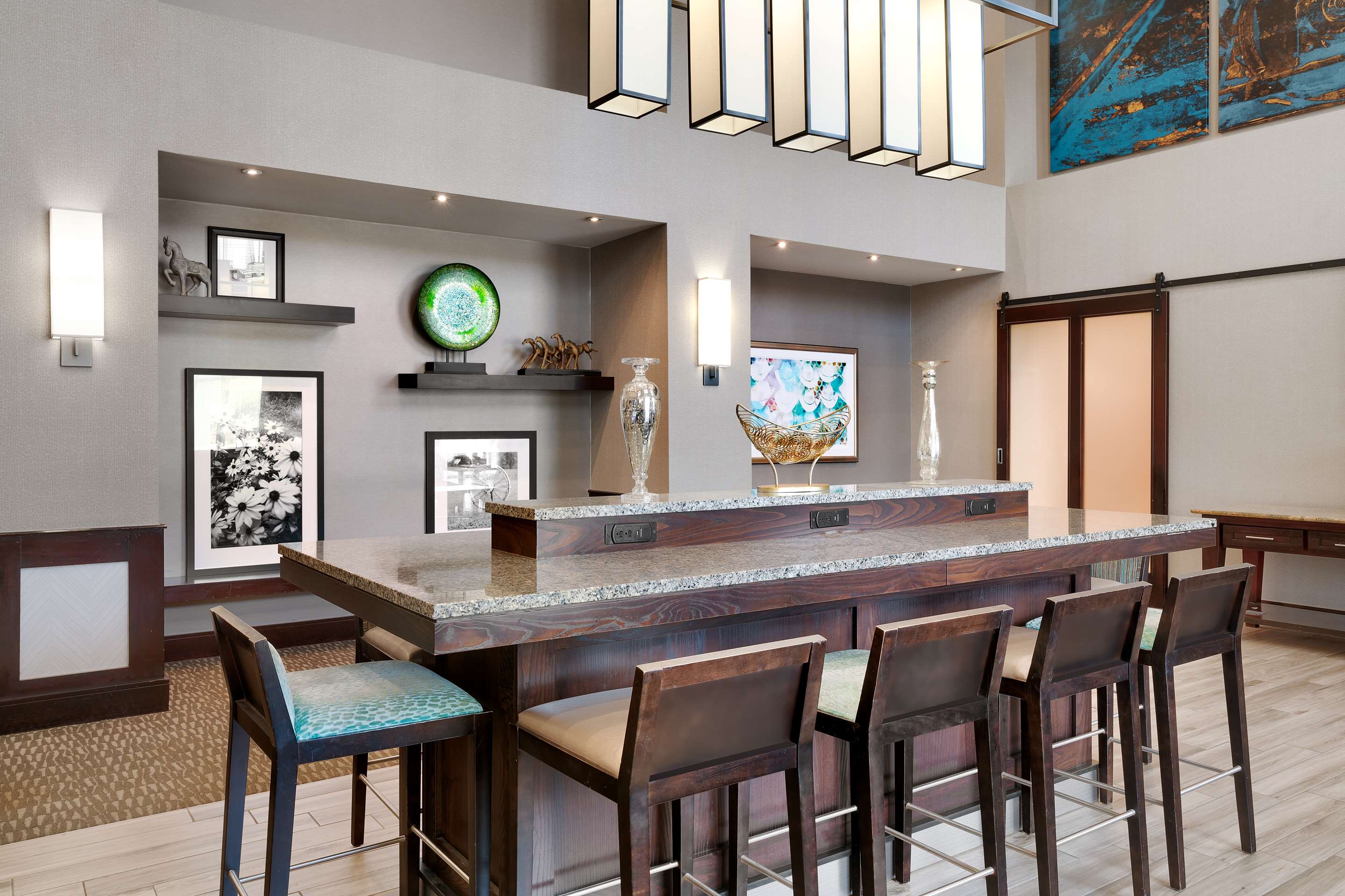 Breakfast Area | Hampton Inn & Suites Ft. Worth-Burleson