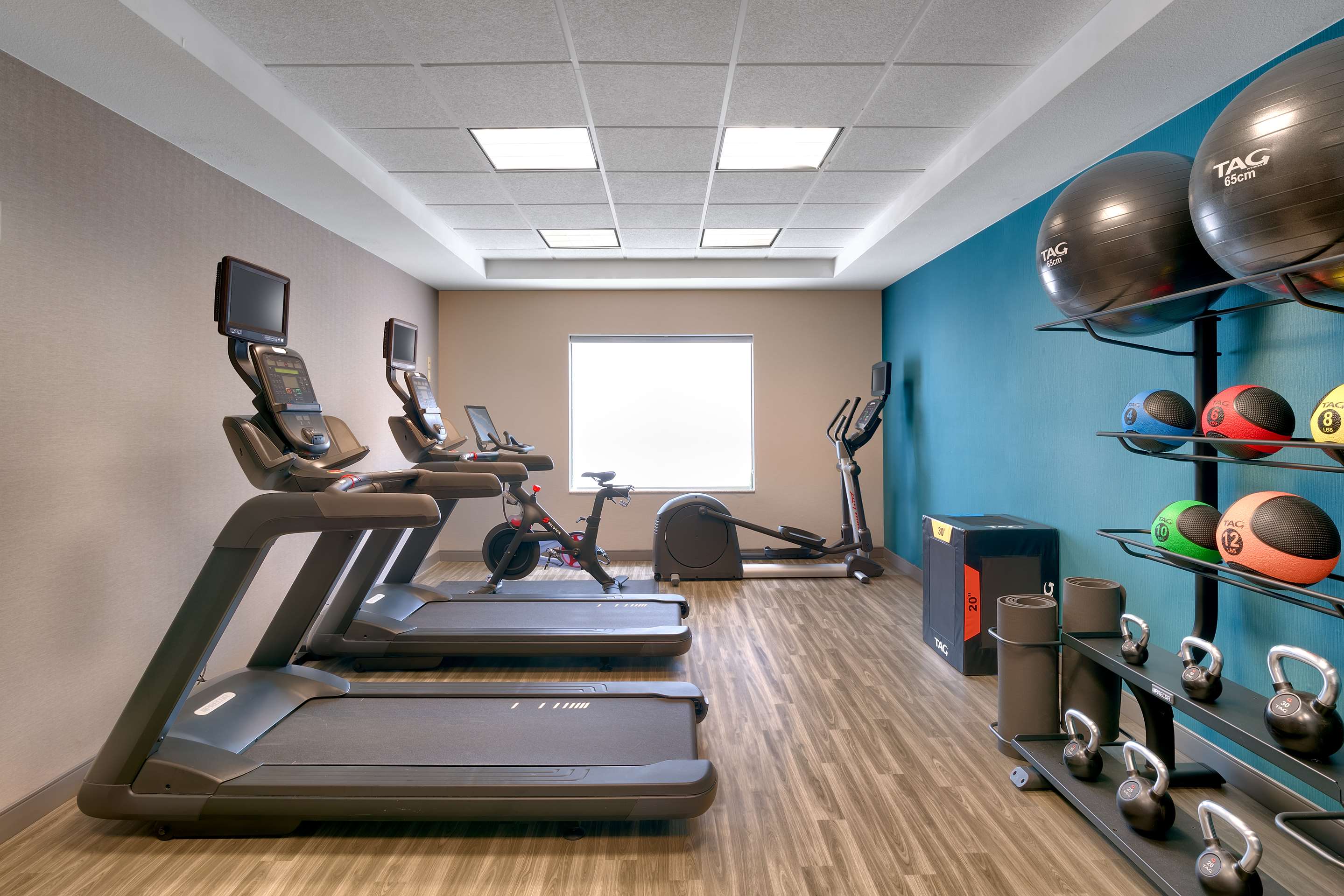 Health club fitness center gym | Hampton Inn & Suites Ft. Worth-Burleson