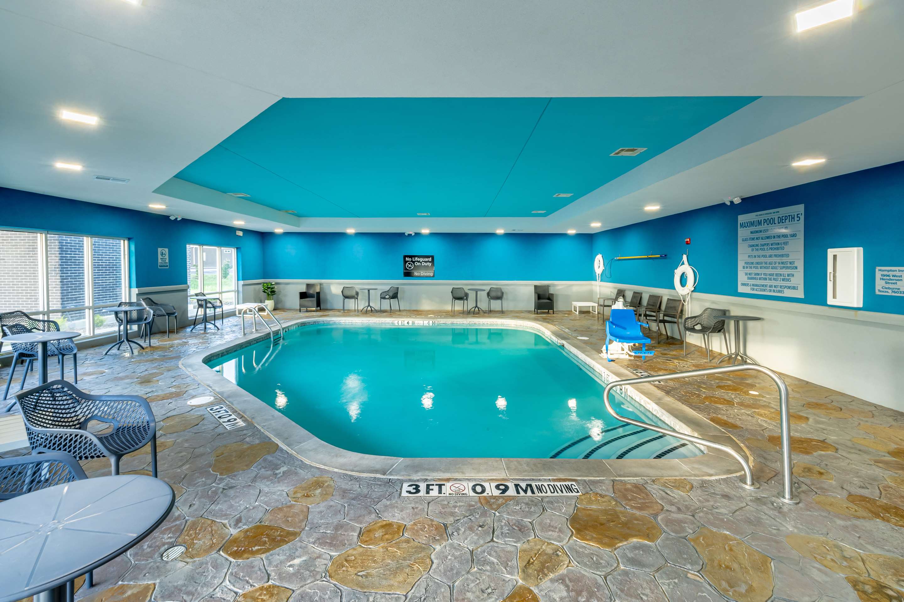 Pool | Hampton Inn & Suites Cleburne
