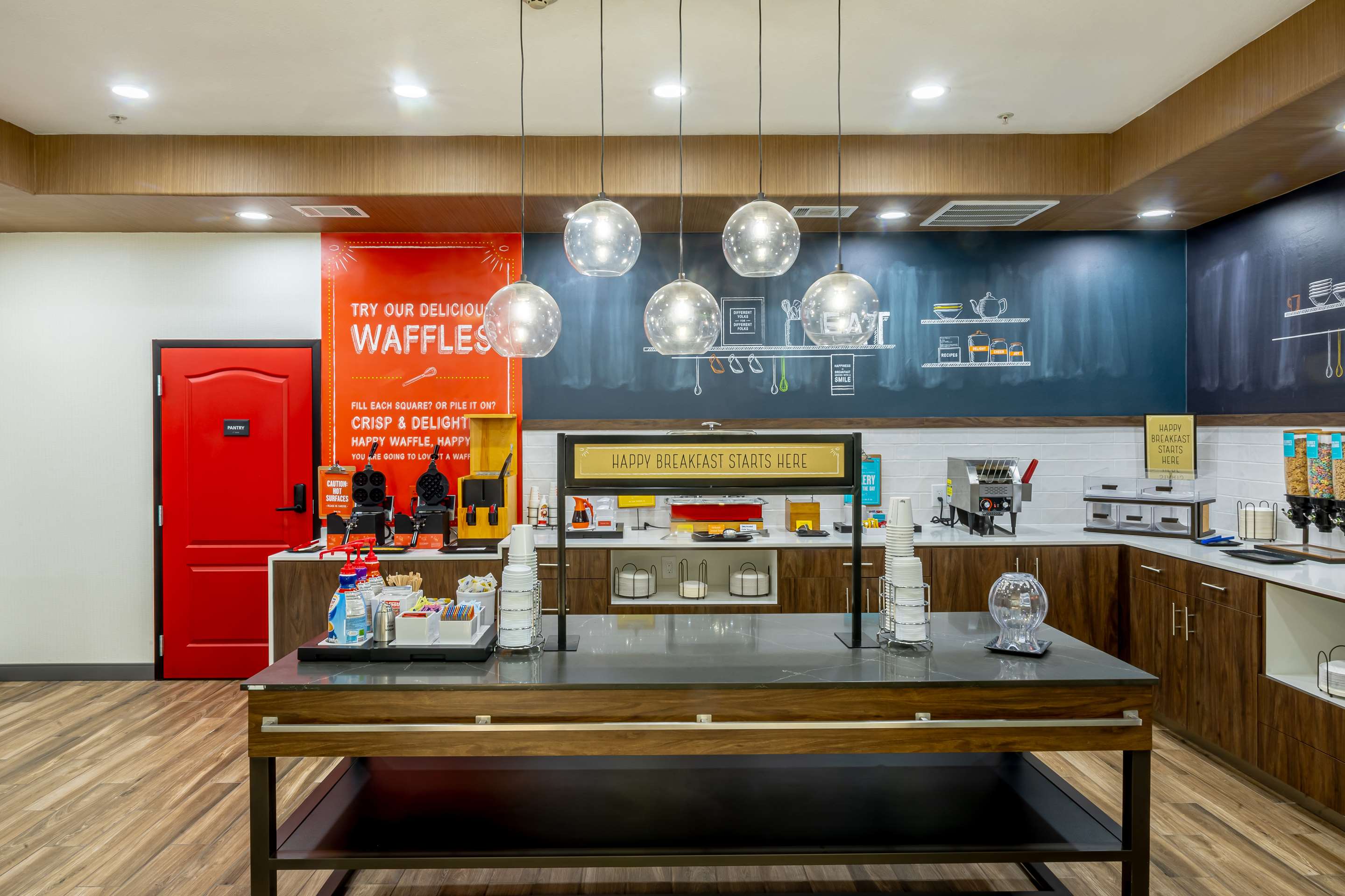 Breakfast Area | Hampton Inn & Suites Cleburne