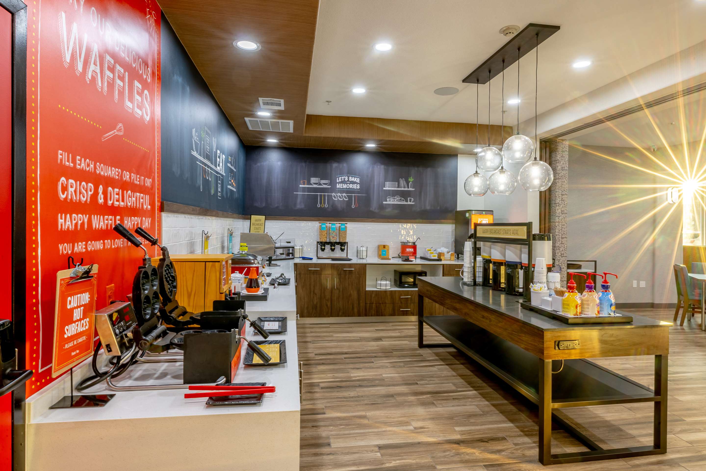 Breakfast Area | Hampton Inn & Suites Cleburne