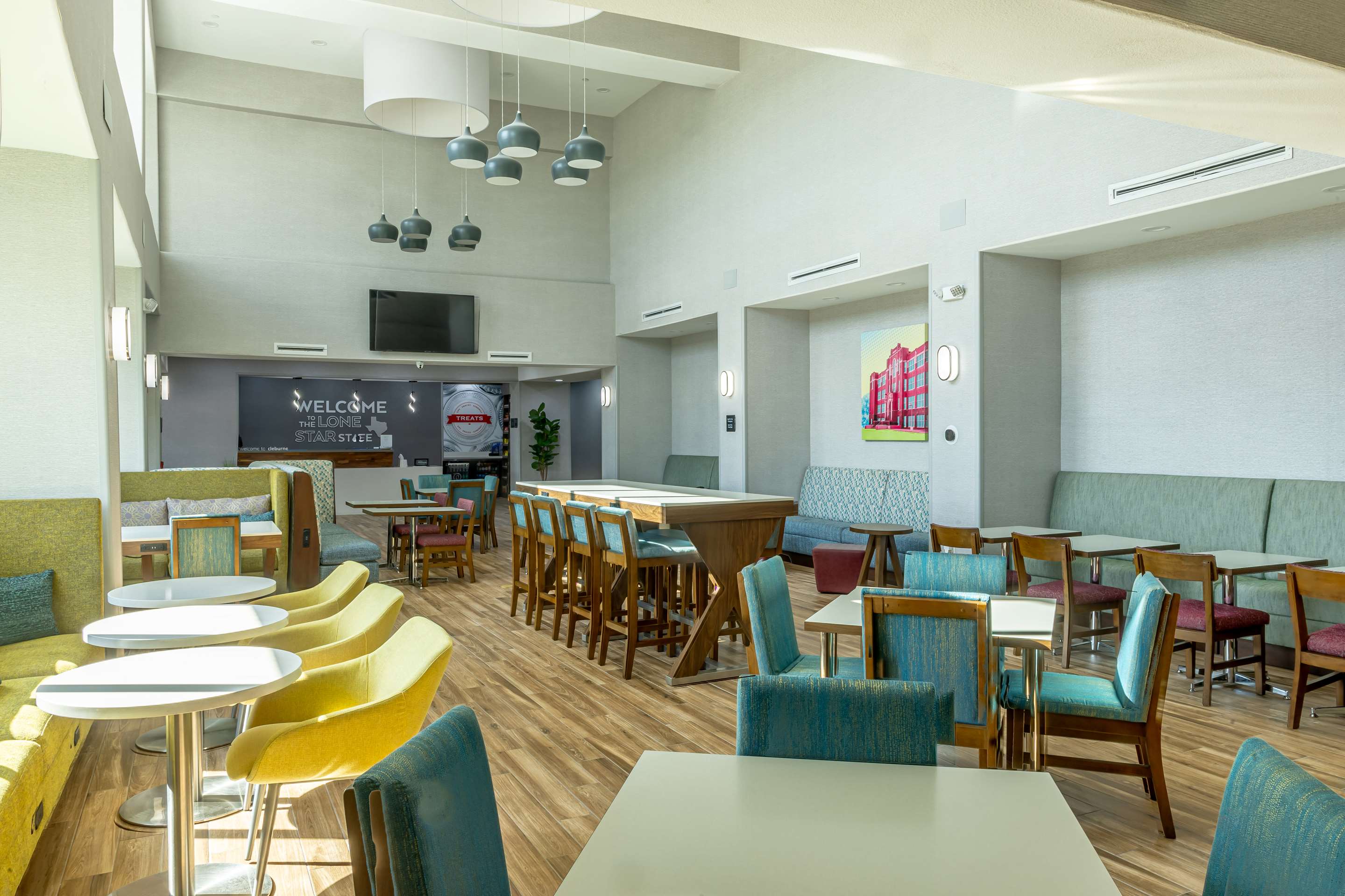 Lobby | Hampton Inn & Suites Cleburne