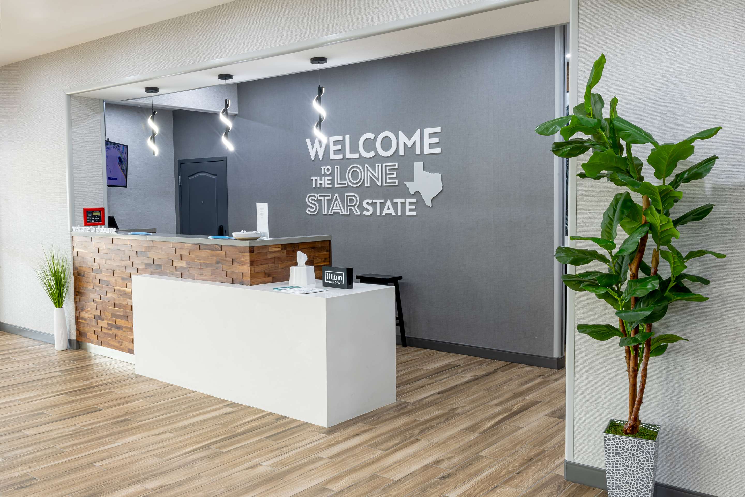Reception | Hampton Inn & Suites Cleburne