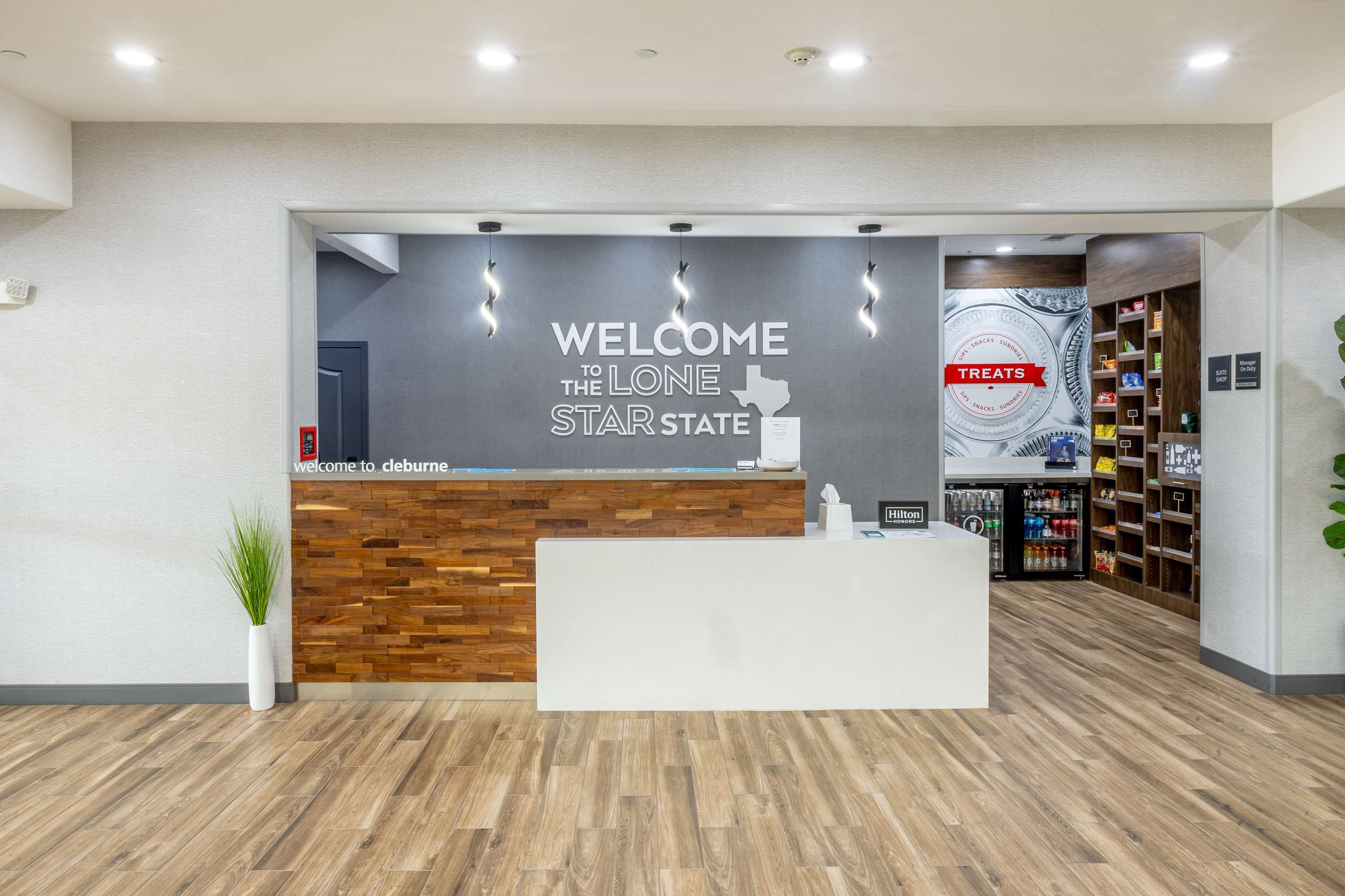 Reception | Hampton Inn & Suites Cleburne