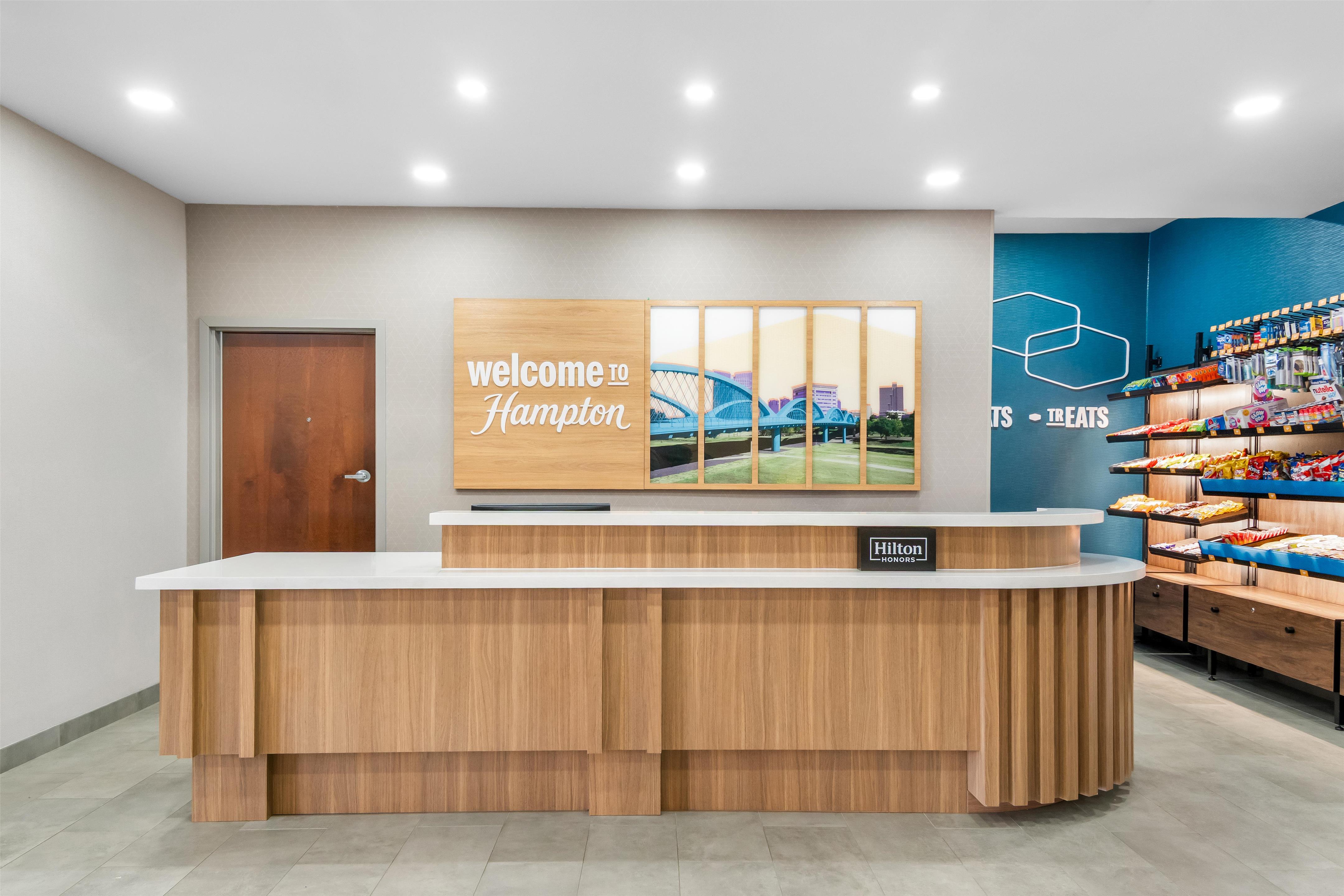 Reception | Hampton Inn and Suites Fort Worth/Forest Hill