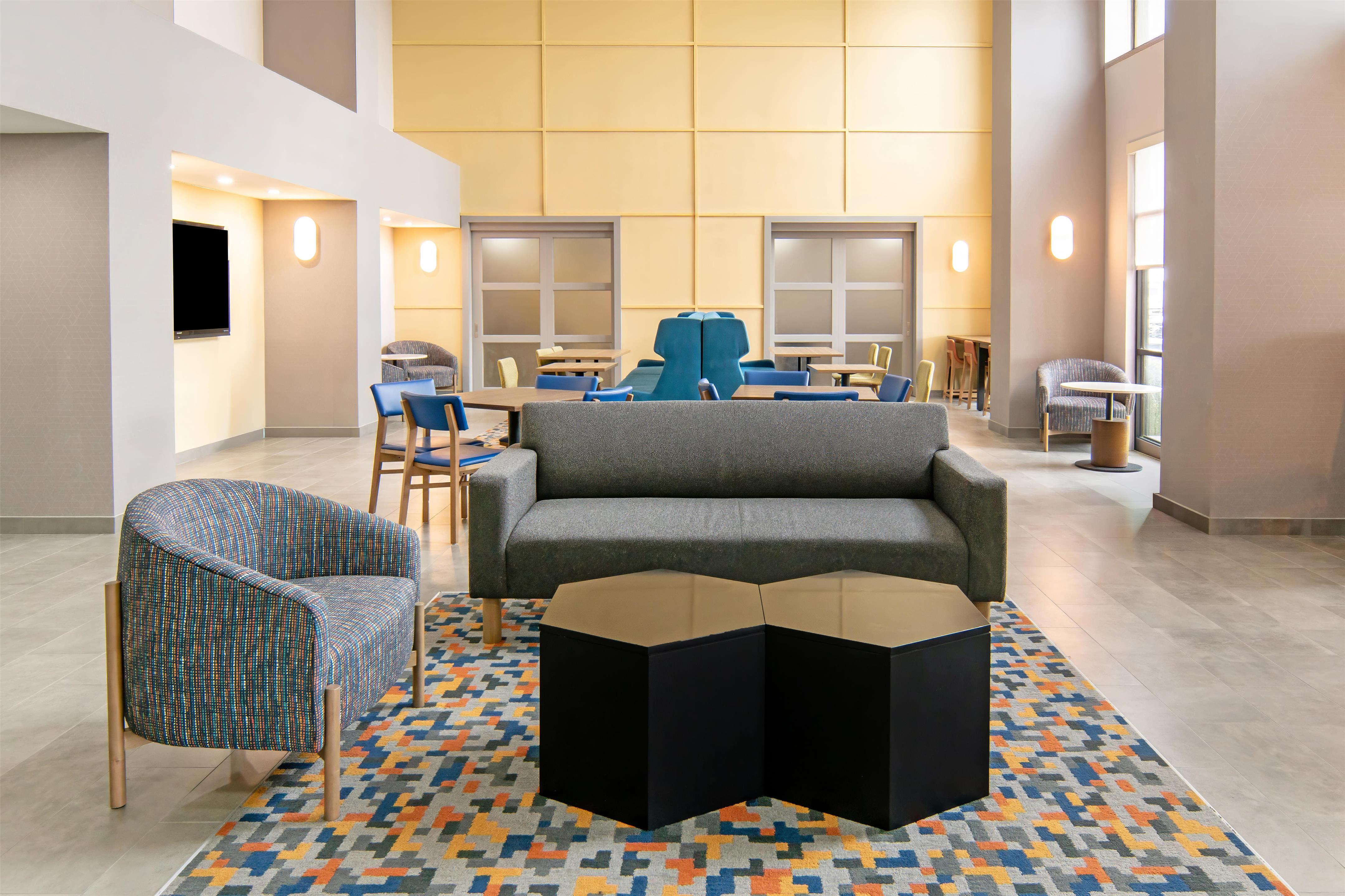 Lobby | Hampton Inn and Suites Fort Worth/Forest Hill