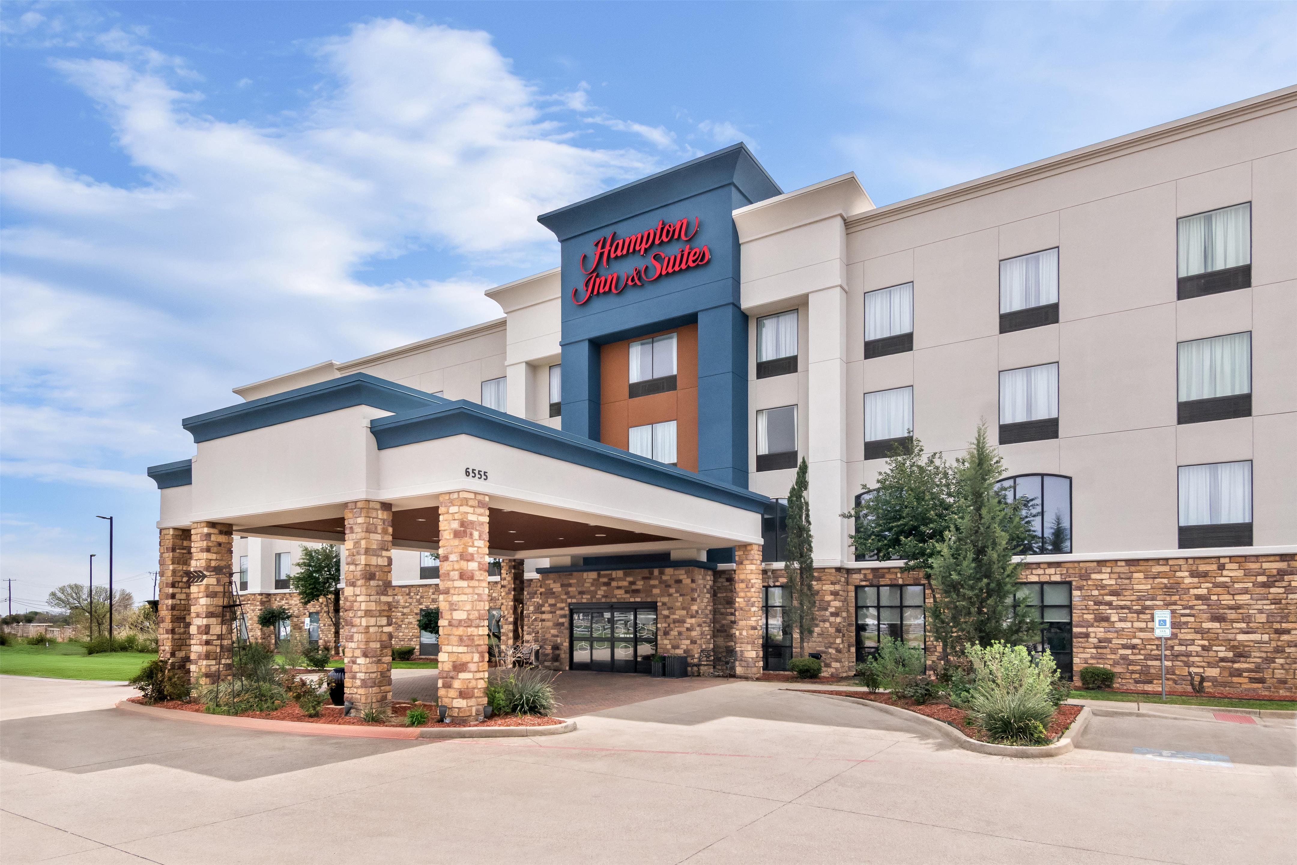 Exterior | Hampton Inn and Suites Fort Worth/Forest Hill