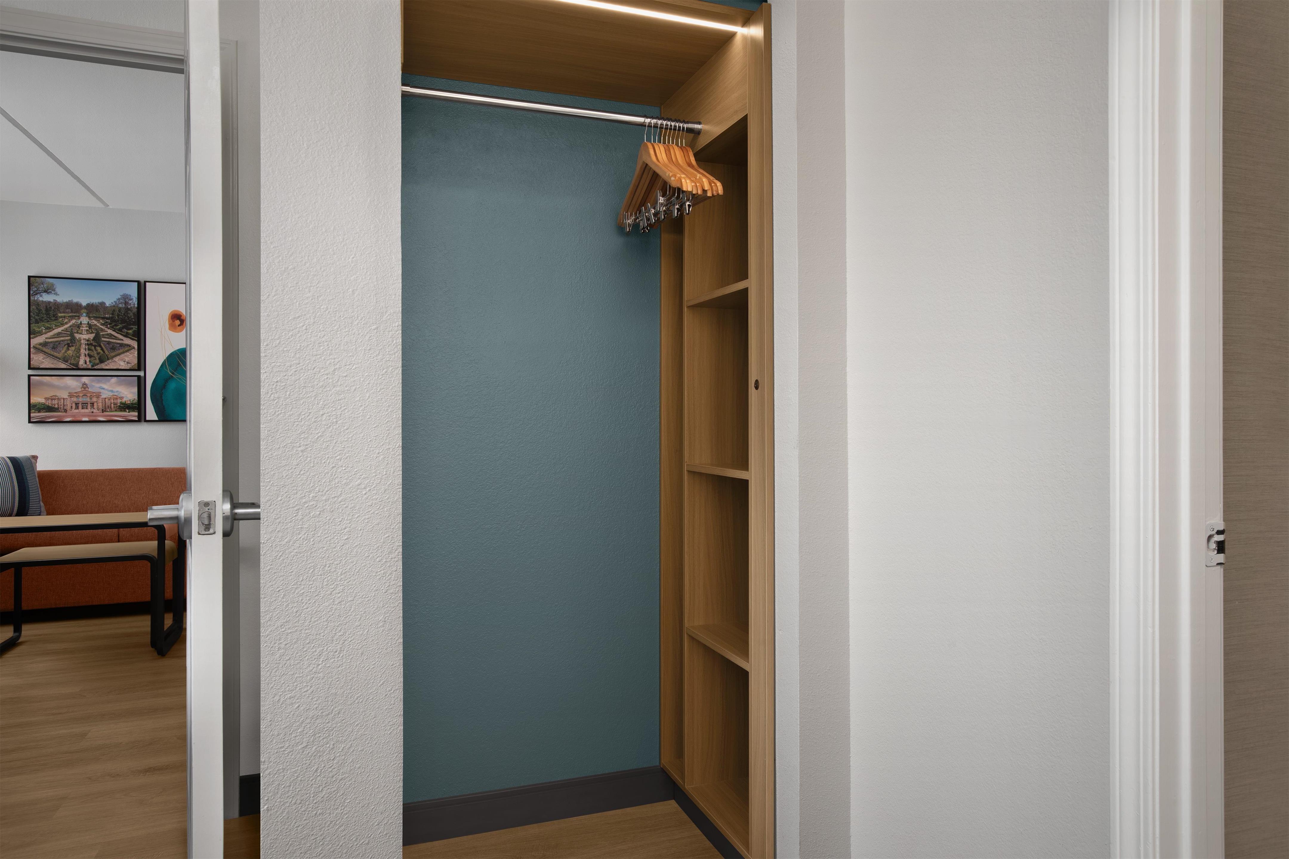 Guest room