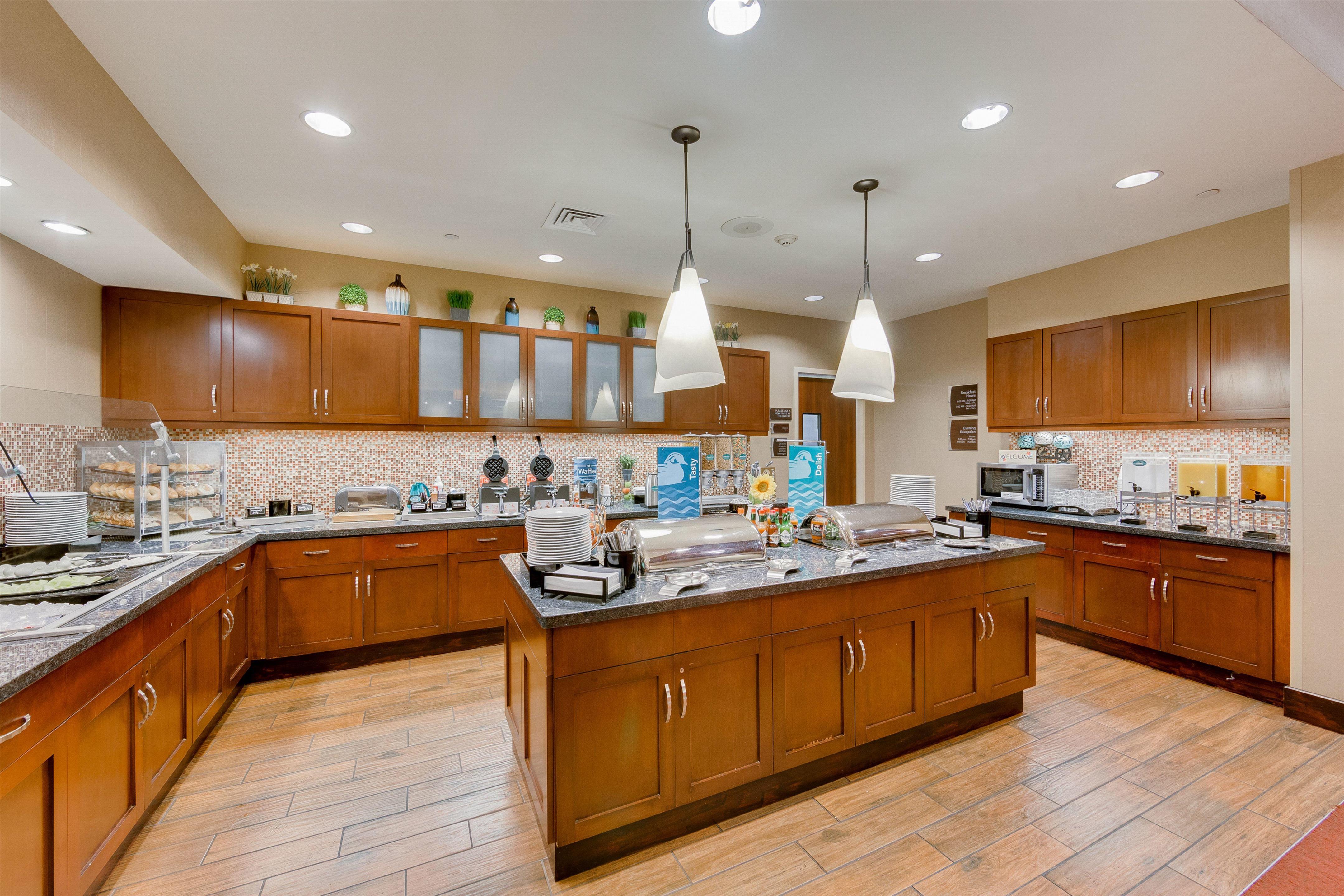 Breakfast Area | Homewood Suites by Hilton Fort Worth - Medical Center, TX