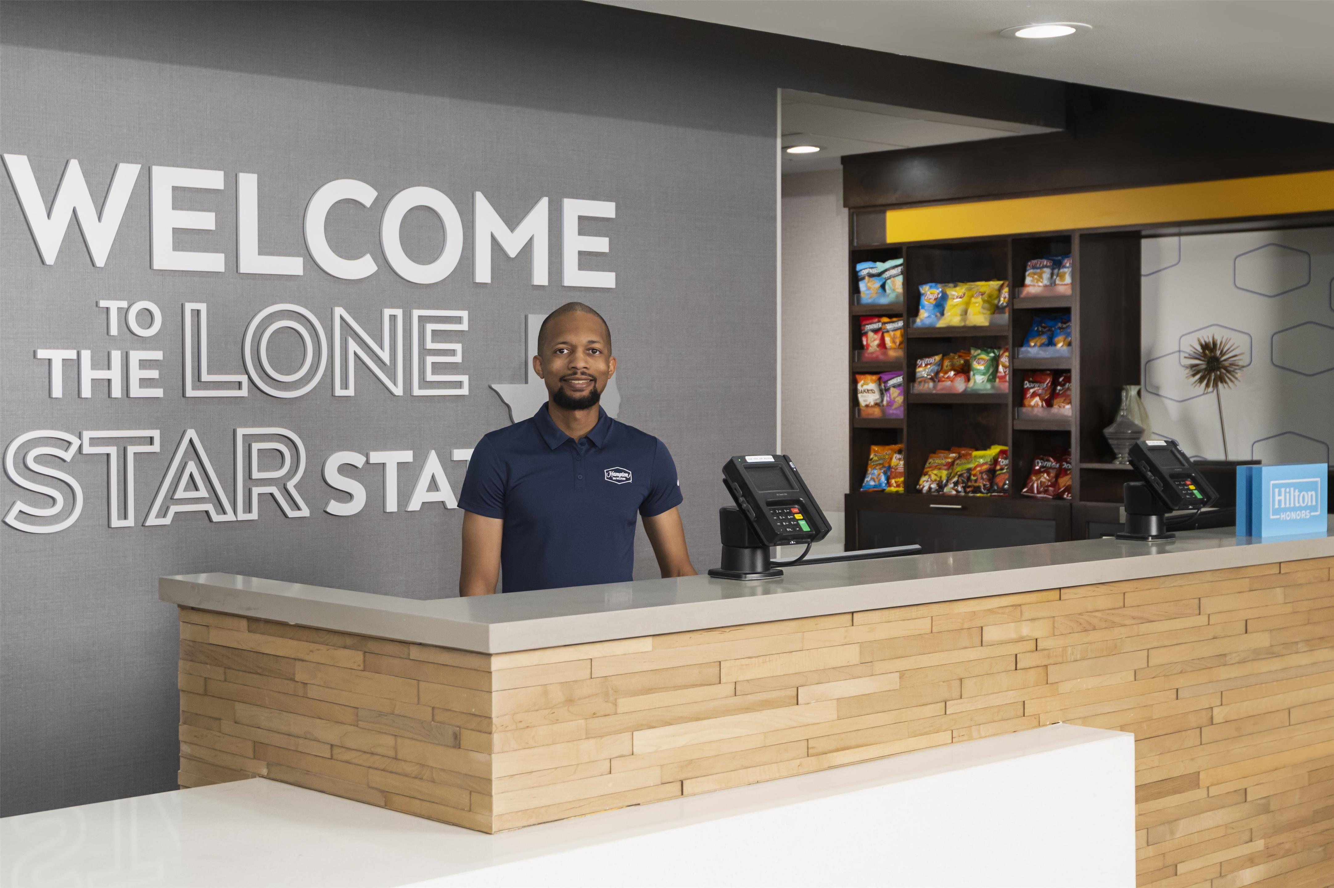 Reception | Hampton Inn & Suites Mansfield