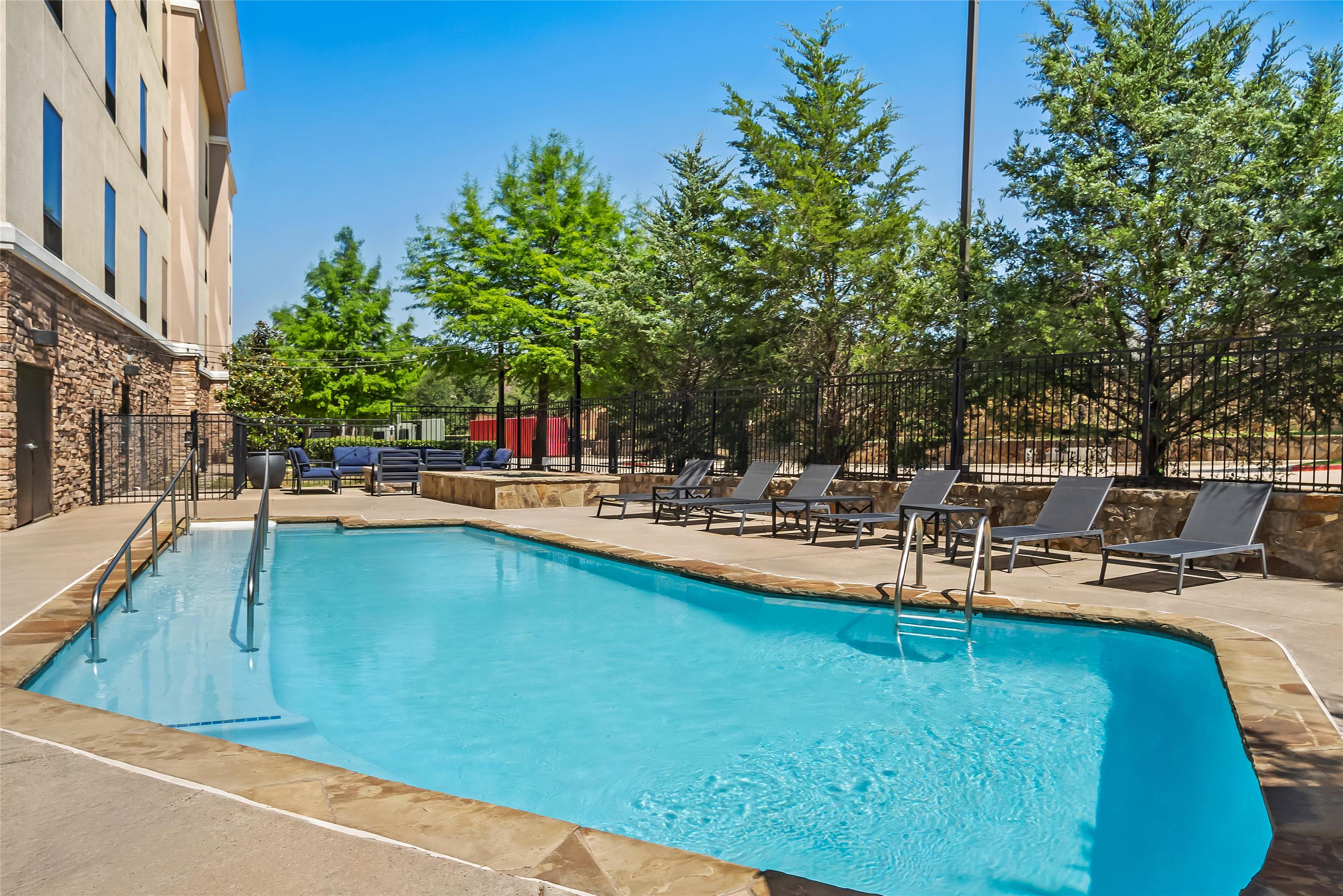 Pool | Hampton Inn & Suites Trophy Club - Fort Worth North
