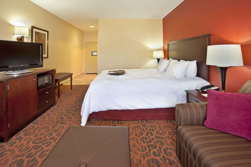 Hampton Inn & Suites Fort Worth-West-I-30 - Tap to explore photos