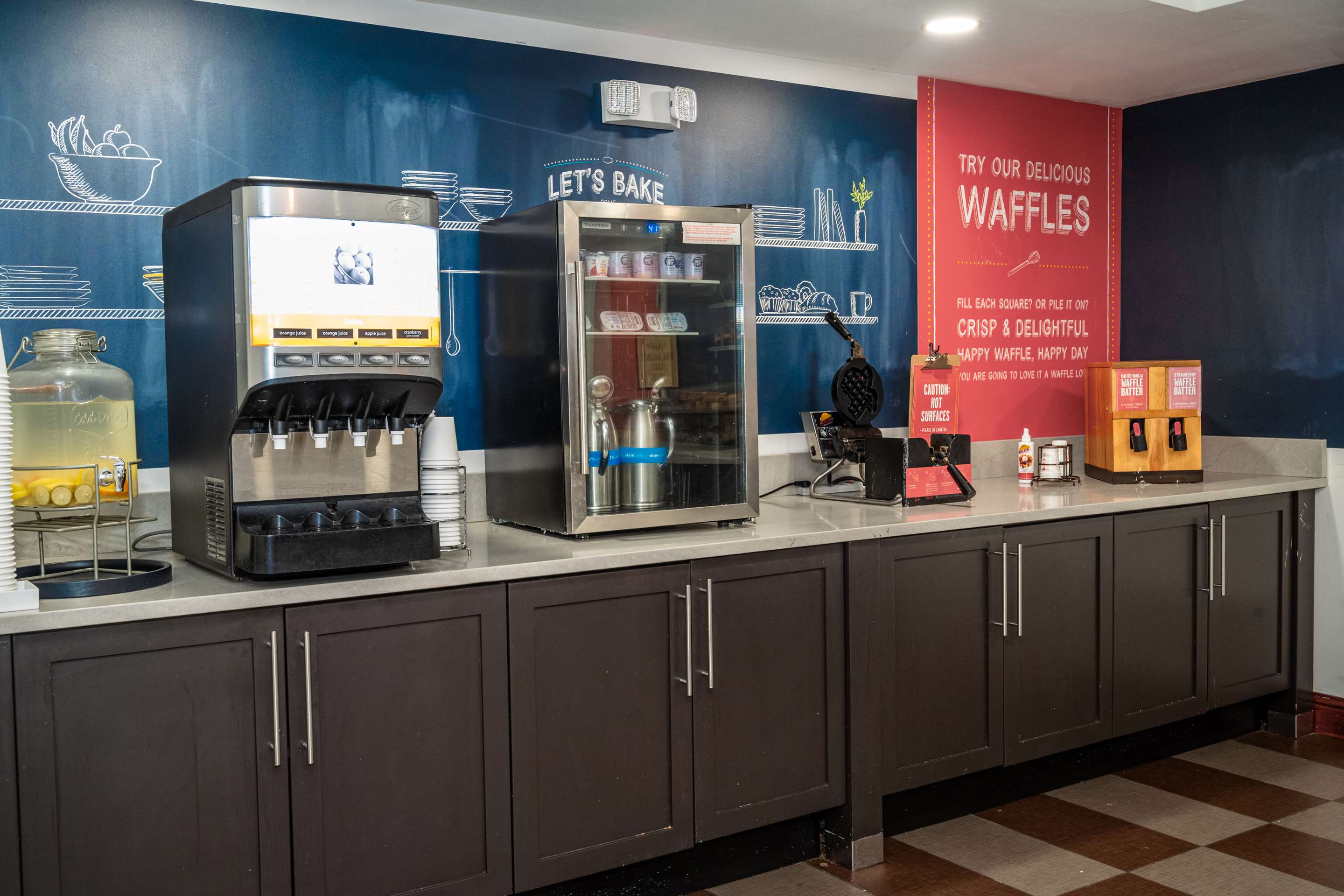 Breakfast Area | Hampton Inn & Suites Fort Worth-West-I-30