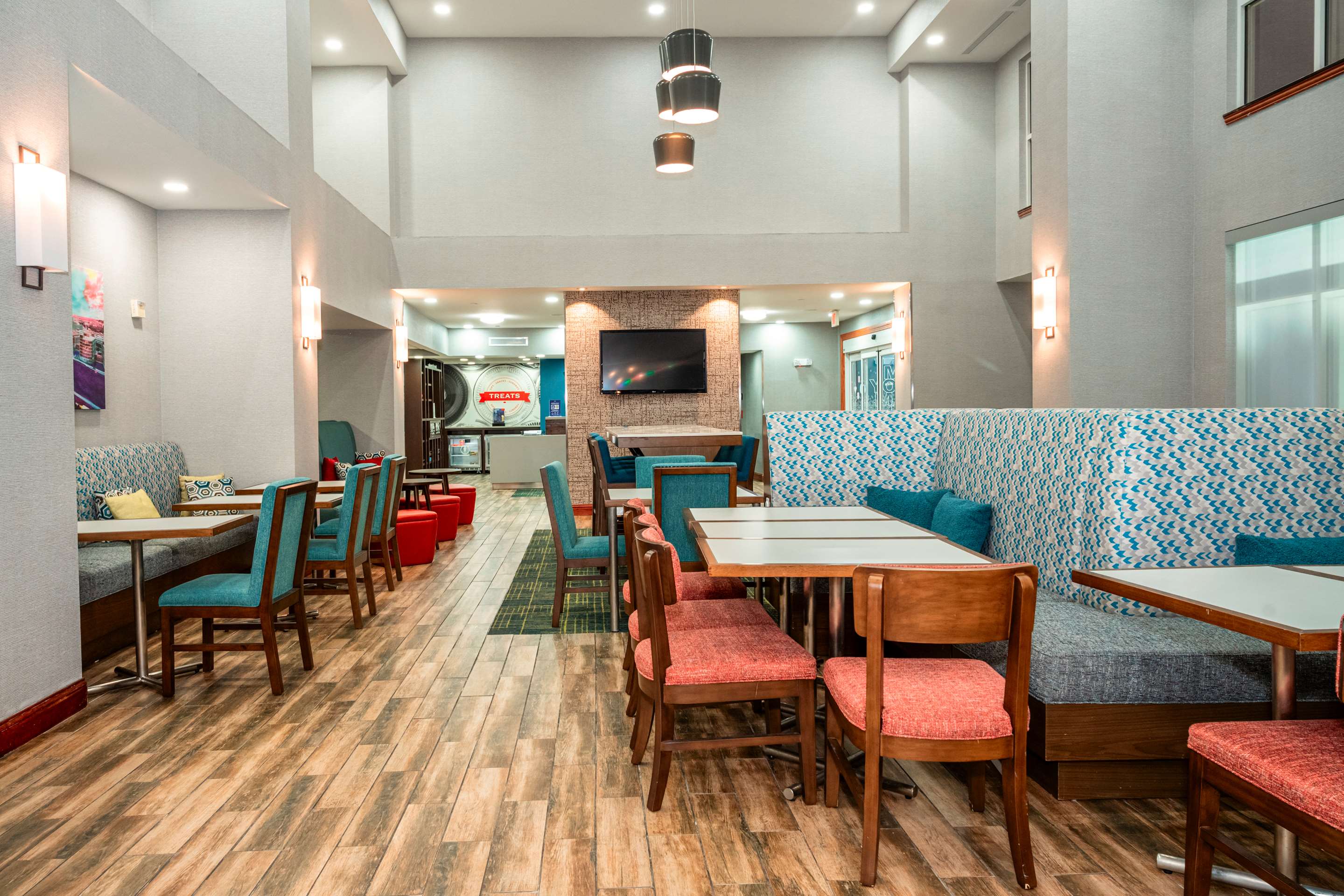 Lobby | Hampton Inn & Suites Fort Worth-West-I-30