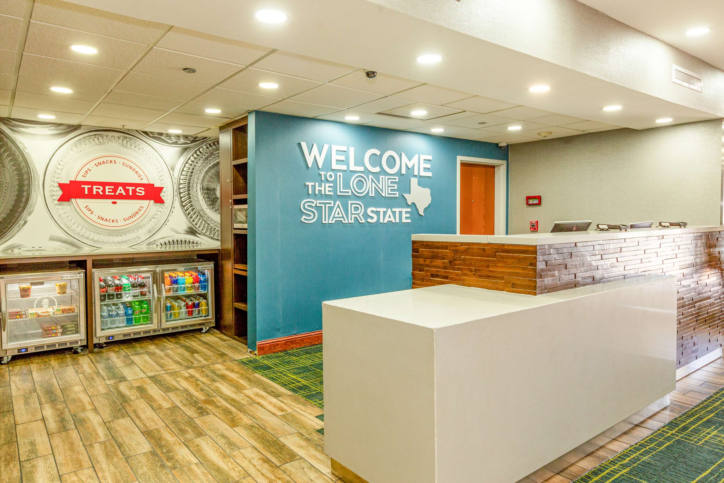 Reception | Hampton Inn & Suites Fort Worth-West-I-30