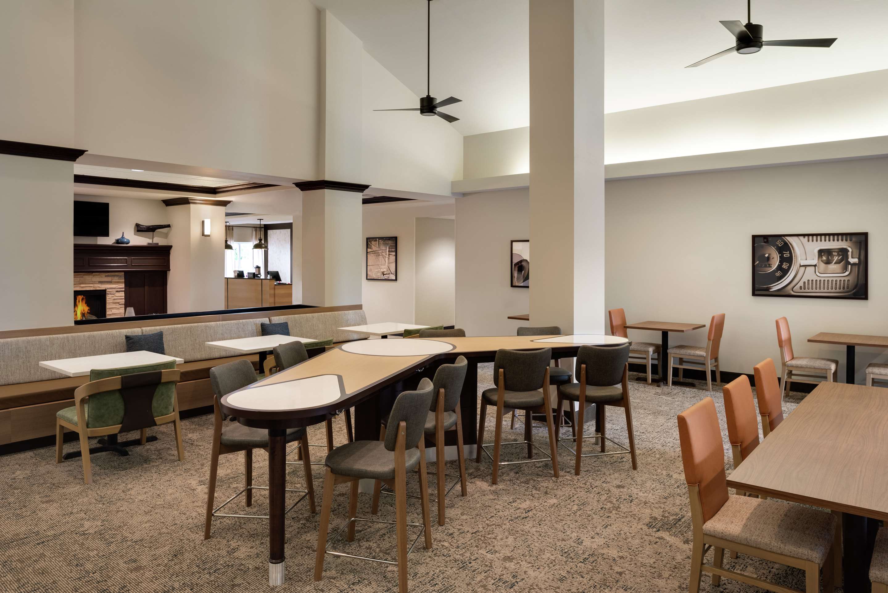 Breakfast Area | Homewood Suites Fort Wayne