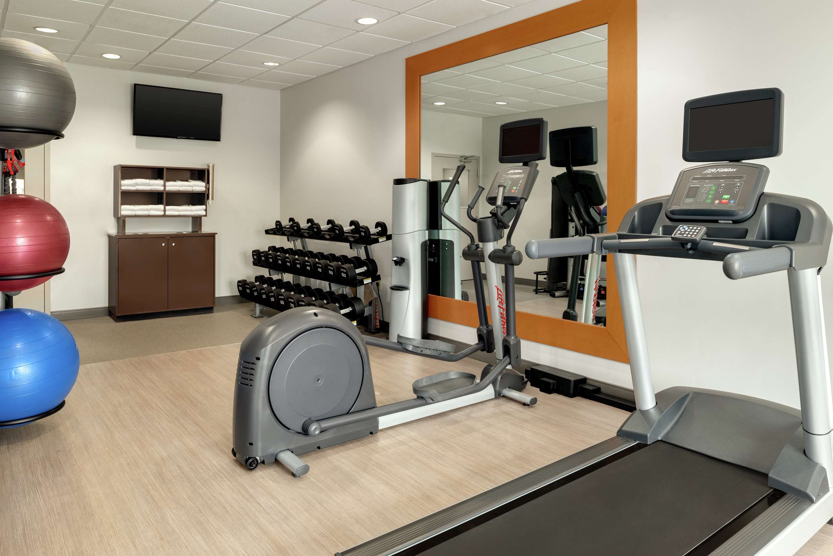 Health club fitness center gym | Homewood Suites Fort Wayne