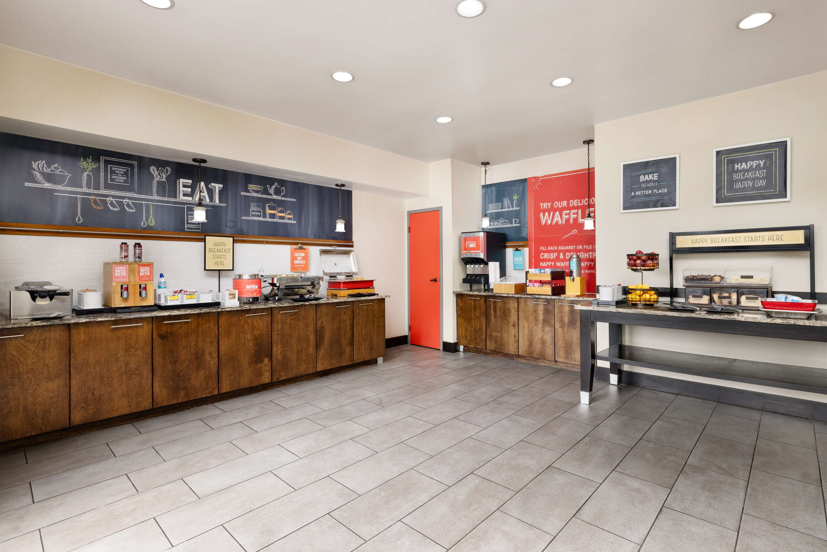 Breakfast Area | Hampton Inn & Suites Ft. Wayne-North