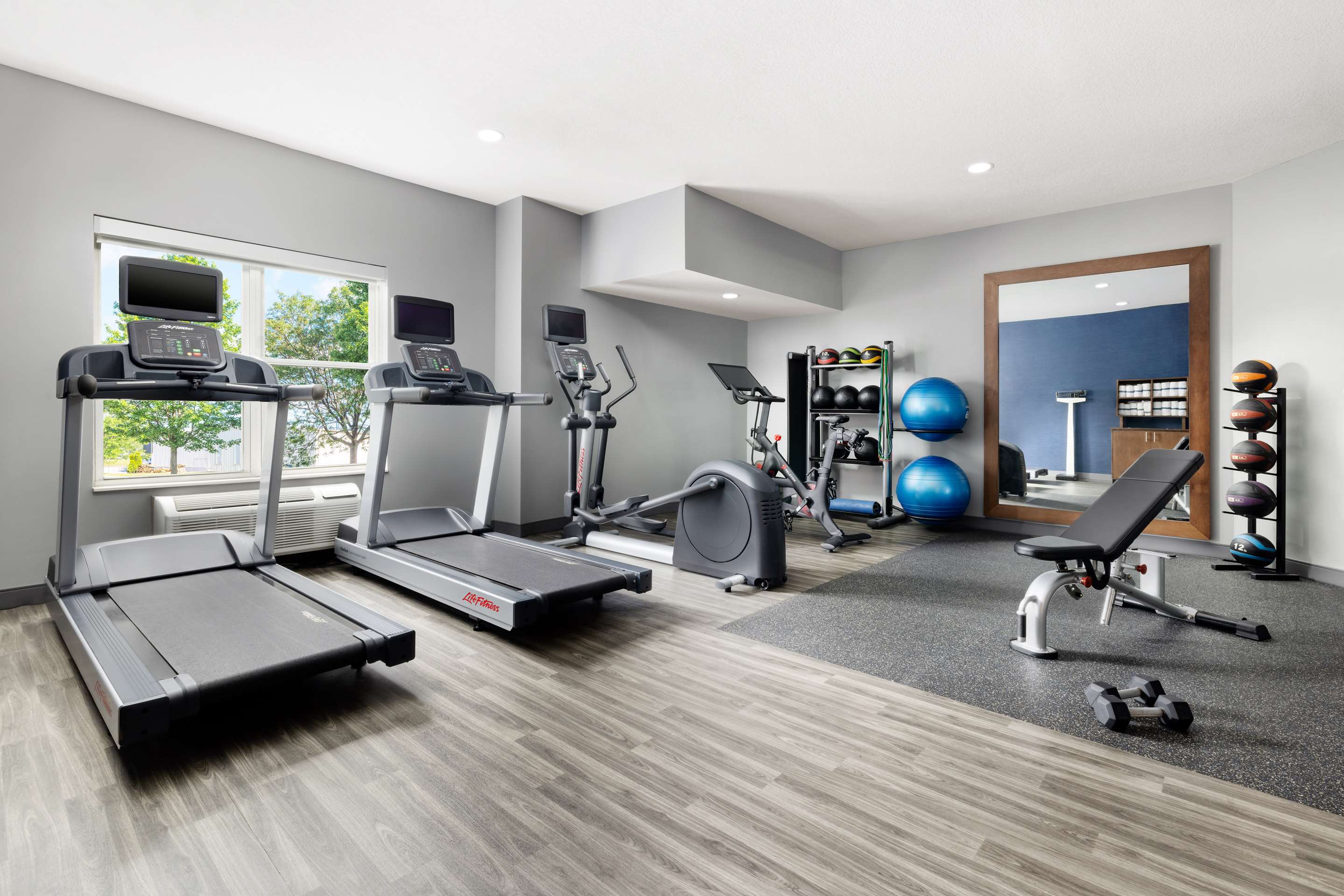 Health club fitness center gym | Hampton Inn & Suites Ft. Wayne-North