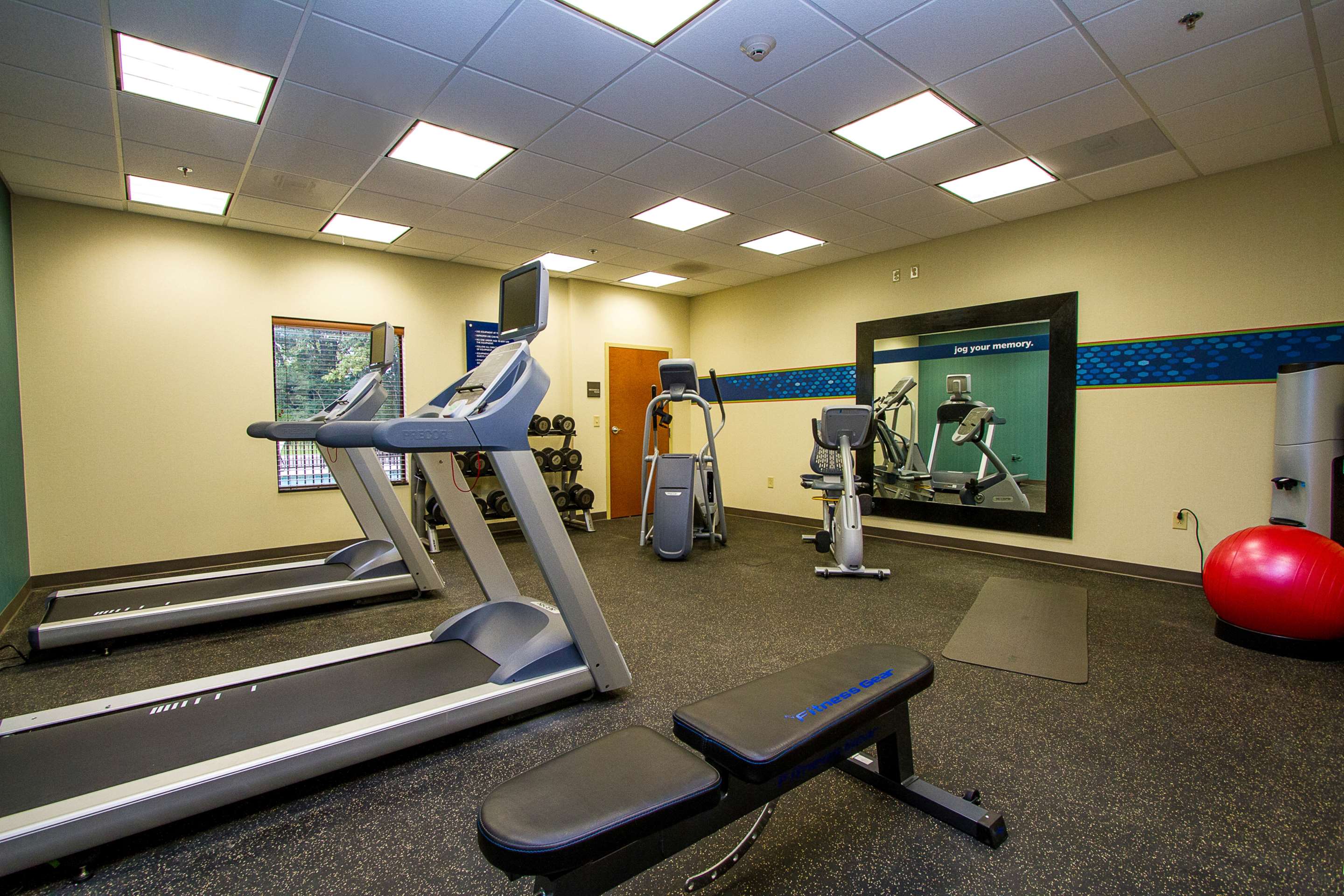 Health club fitness center gym | Hampton Inn Fayetteville