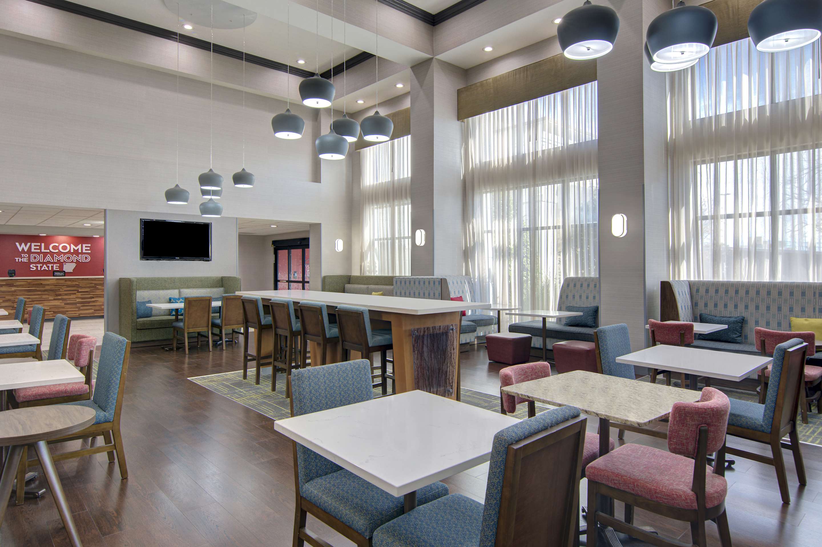 Lobby | Hampton Inn Fayetteville