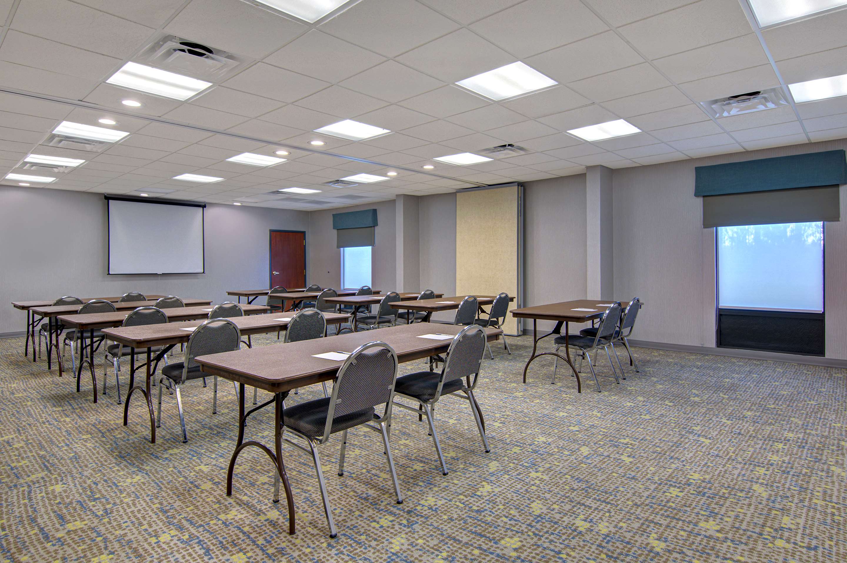 Meeting Room | Hampton Inn Fayetteville