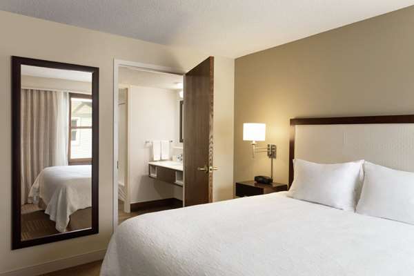  - Hampton Inn & Suites Springdale - I-49, Exit 72