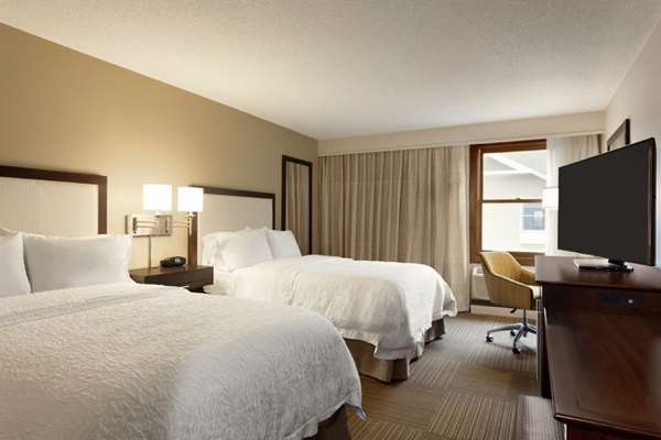  - Hampton Inn & Suites Springdale - I-49, Exit 72