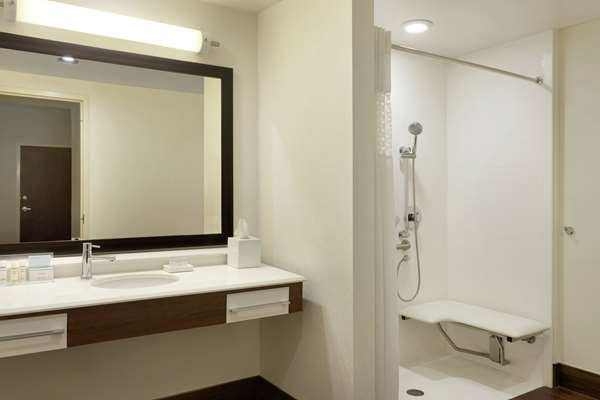  - Hampton Inn & Suites Springdale - I-49, Exit 72