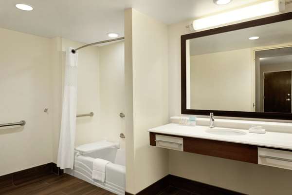  - Hampton Inn & Suites Springdale - I-49, Exit 72