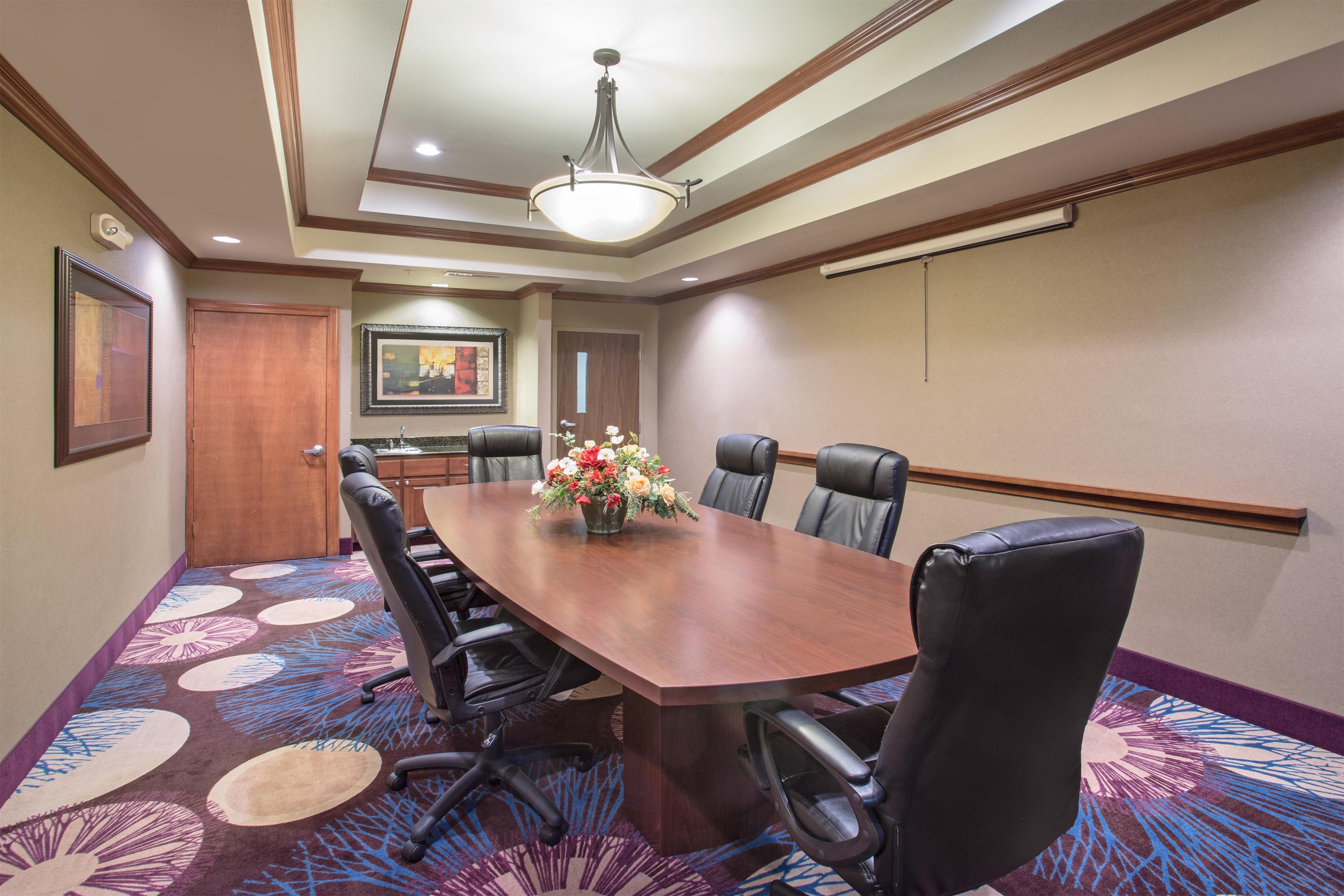 Meeting Room | Hampton Inn Siloam Springs