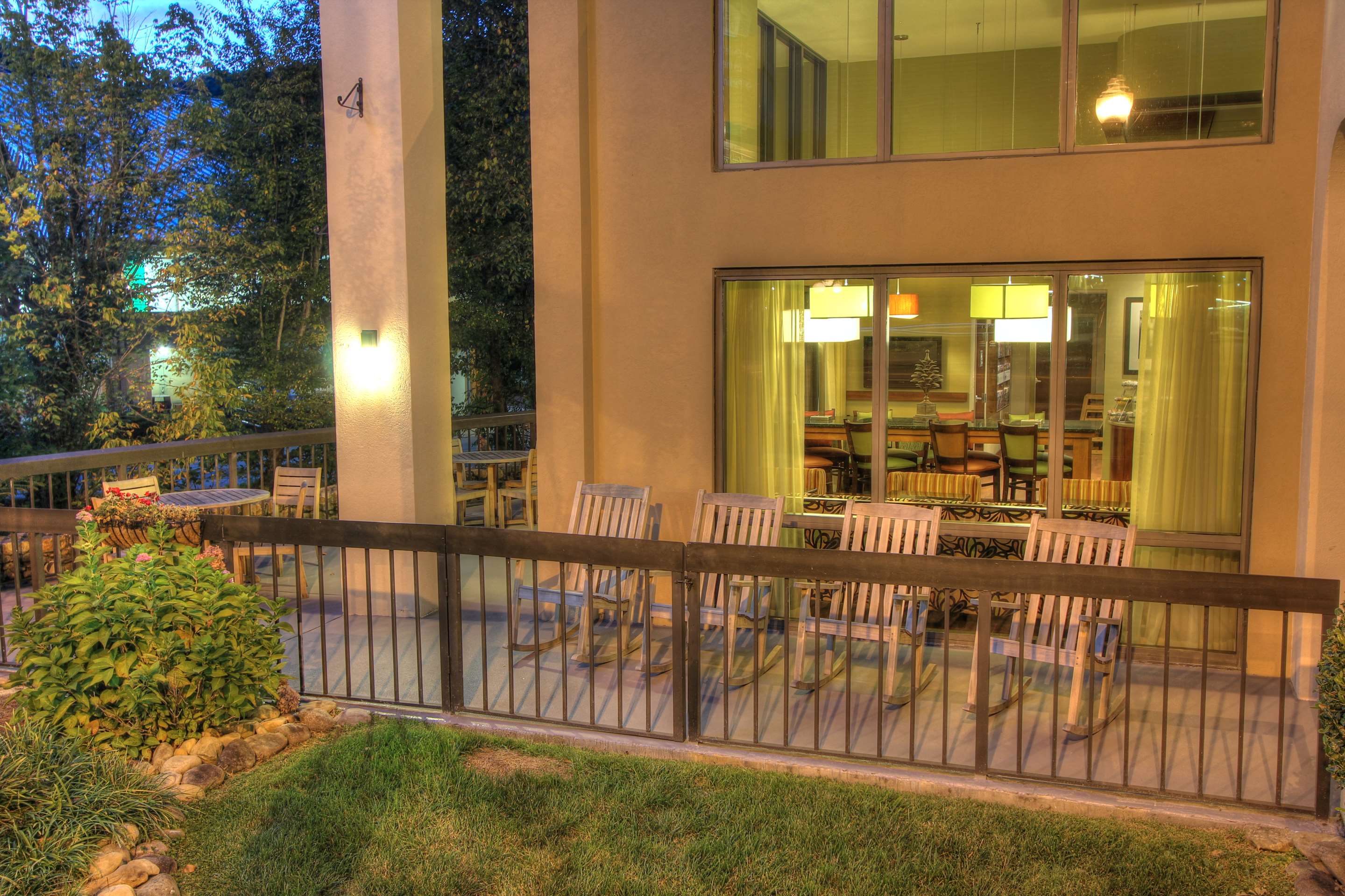 Restaurant | Hampton Inn Gatlinburg