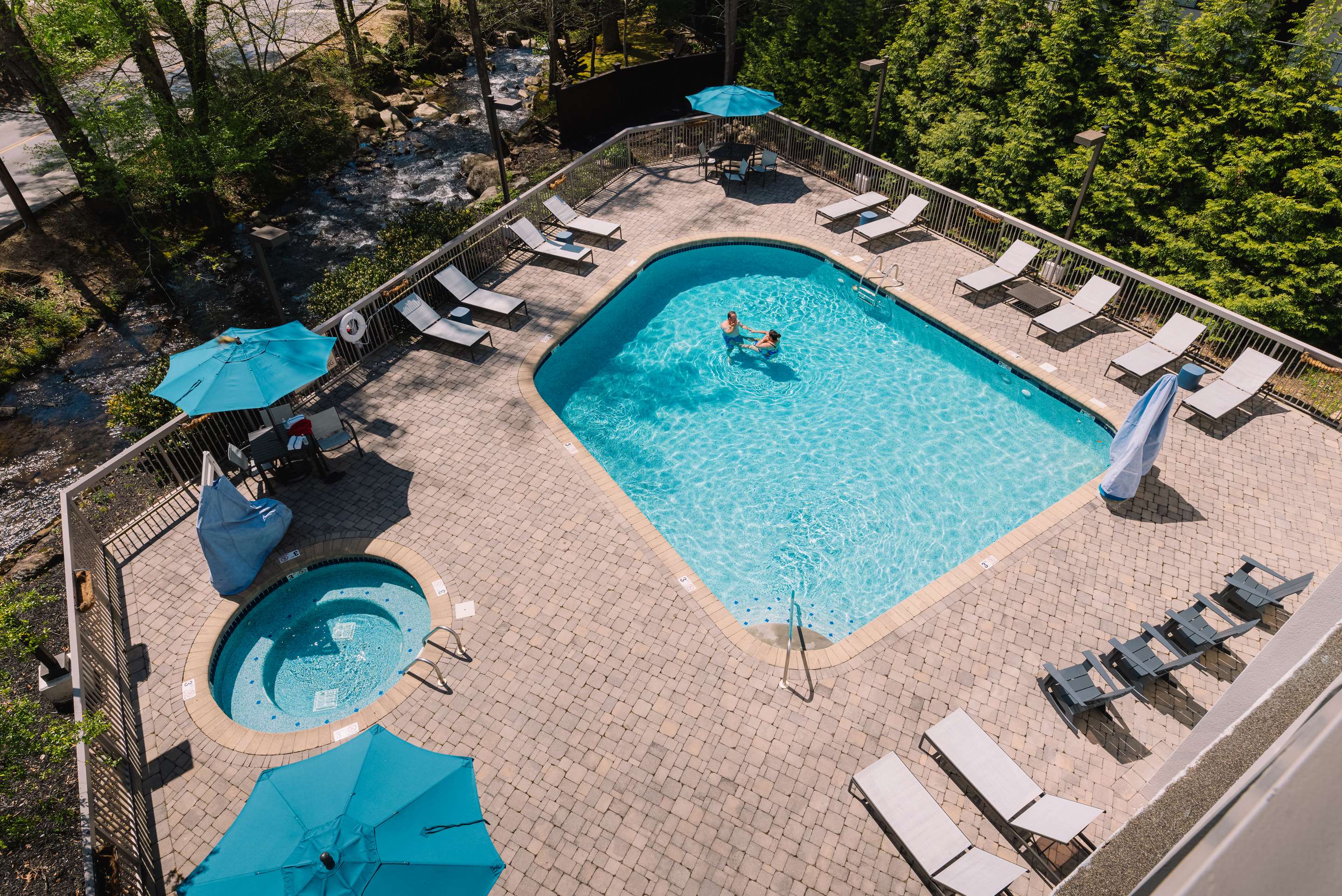 Pool | Hampton Inn Gatlinburg