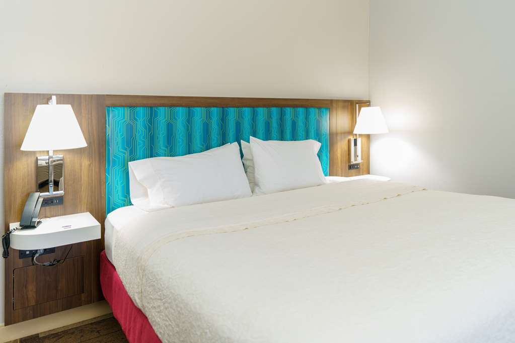 Hampton Inn Garden City