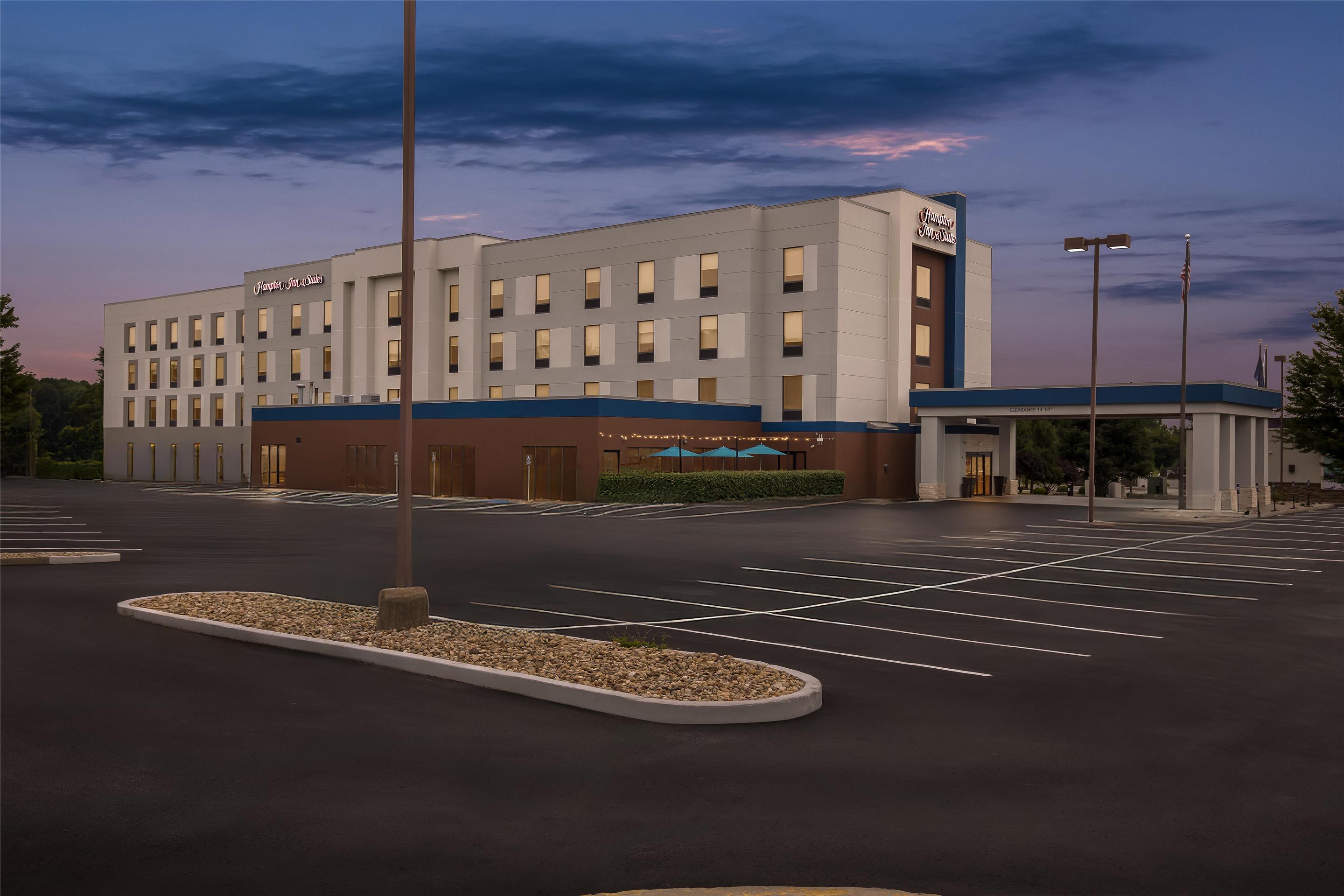 Exterior | Hampton Inn & Suites Grove City