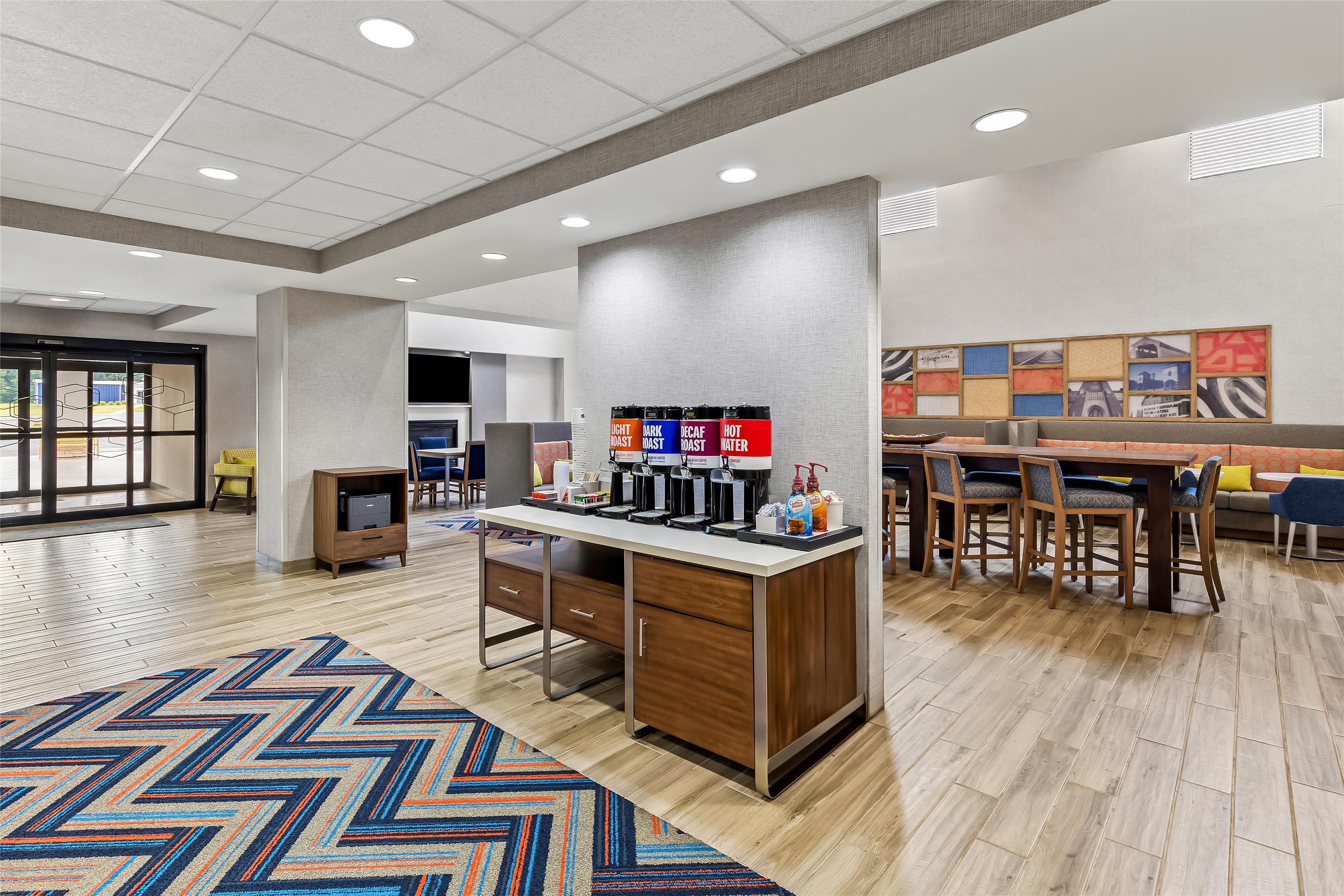 Lobby | Hampton Inn & Suites Grove City