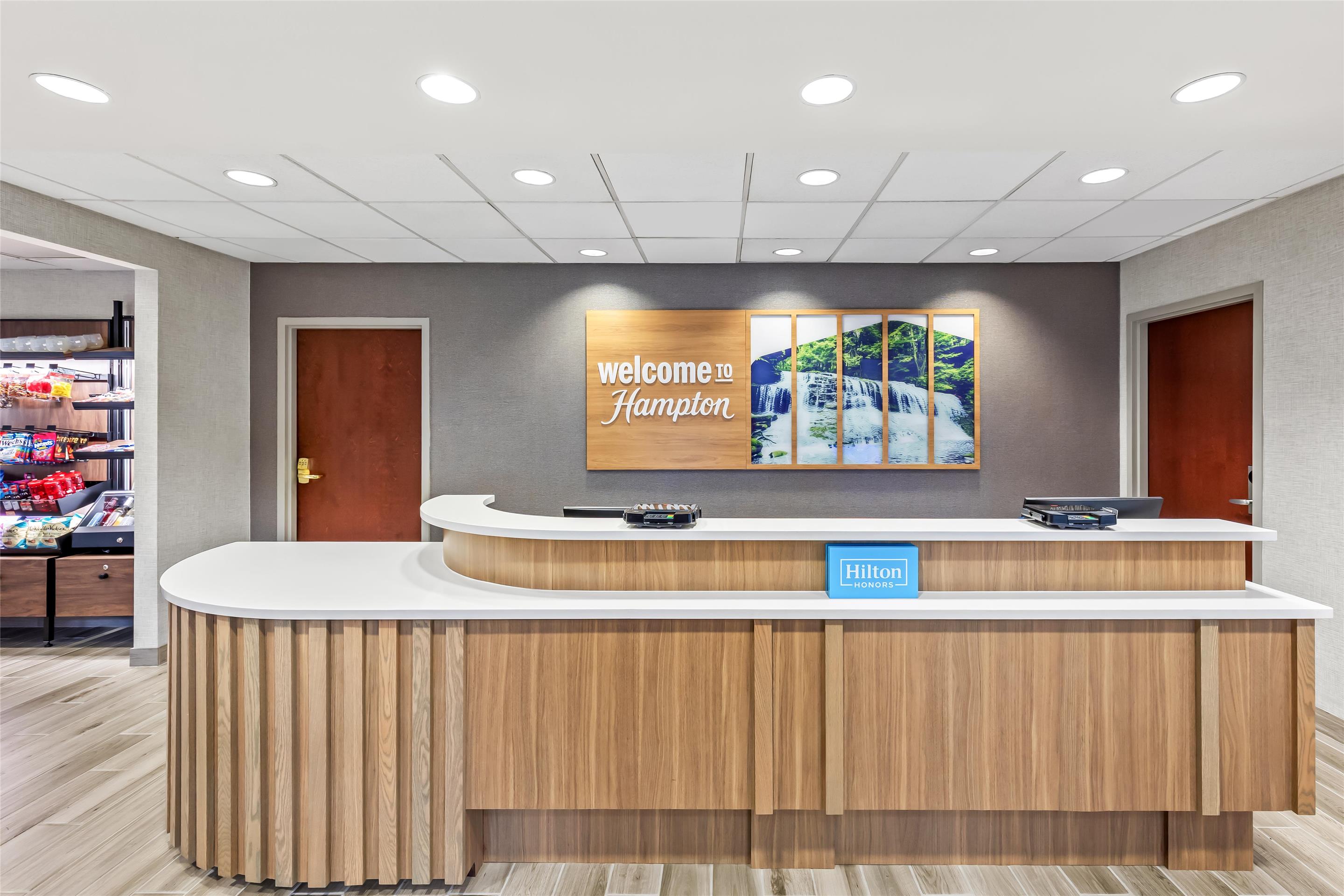 Reception | Hampton Inn & Suites Grove City