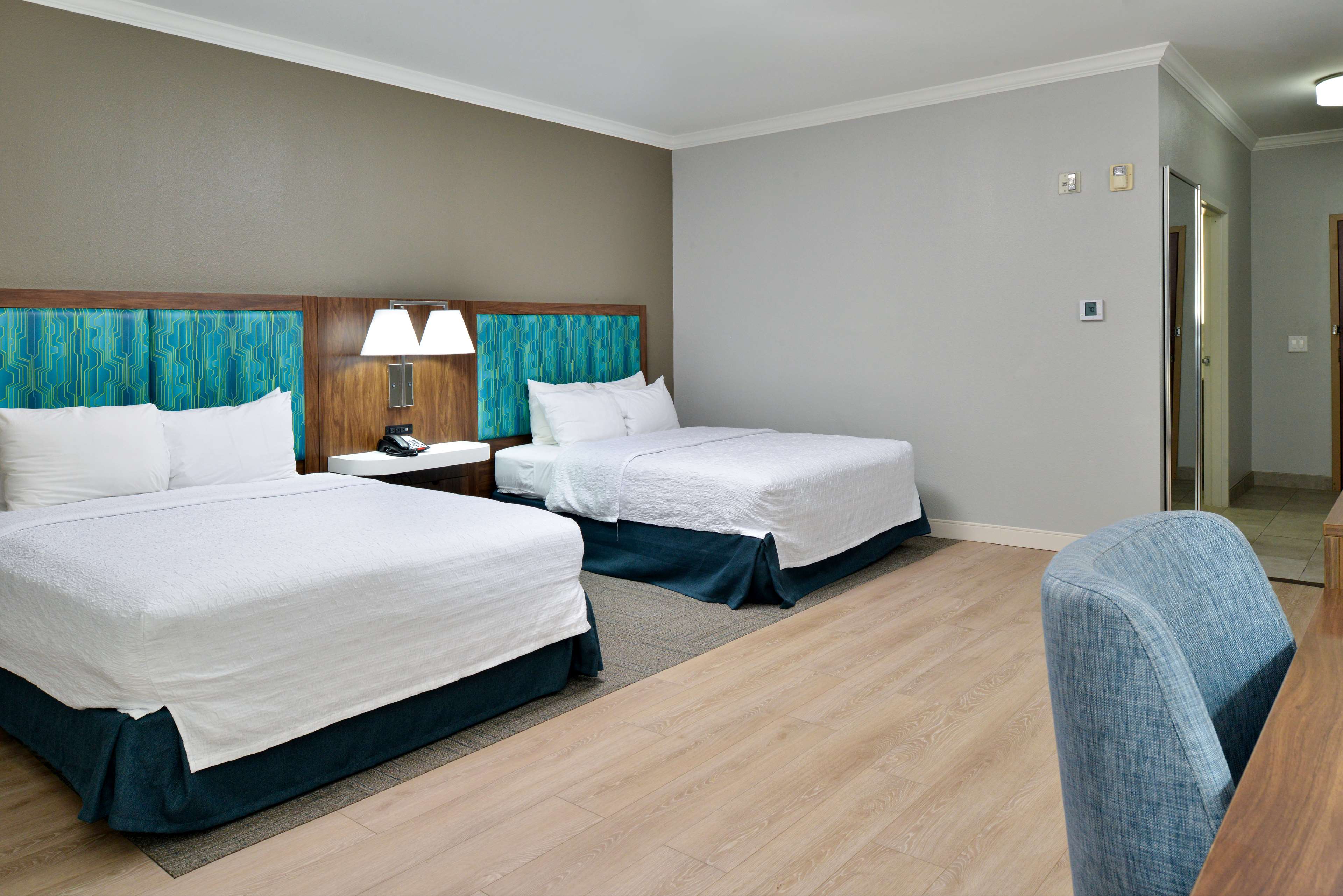 Hampton Inn & Suites by Hilton Greenville Room Type - 2QN MOB HEARING ACC TUB NS