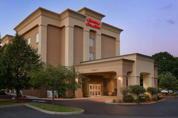 Exterior view - Hampton Inn & Suites Greenfield