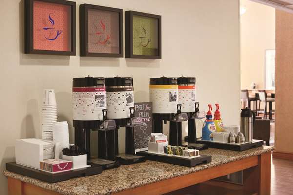 Restaurant - Hampton Inn & Suites Greenfield