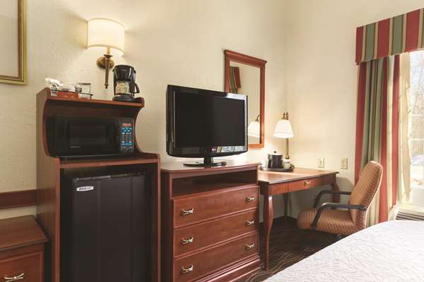  - Hampton Inn & Suites Greenfield