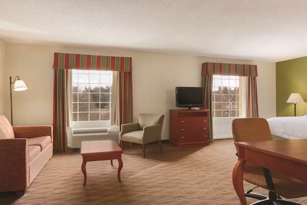 - Hampton Inn & Suites Greenfield